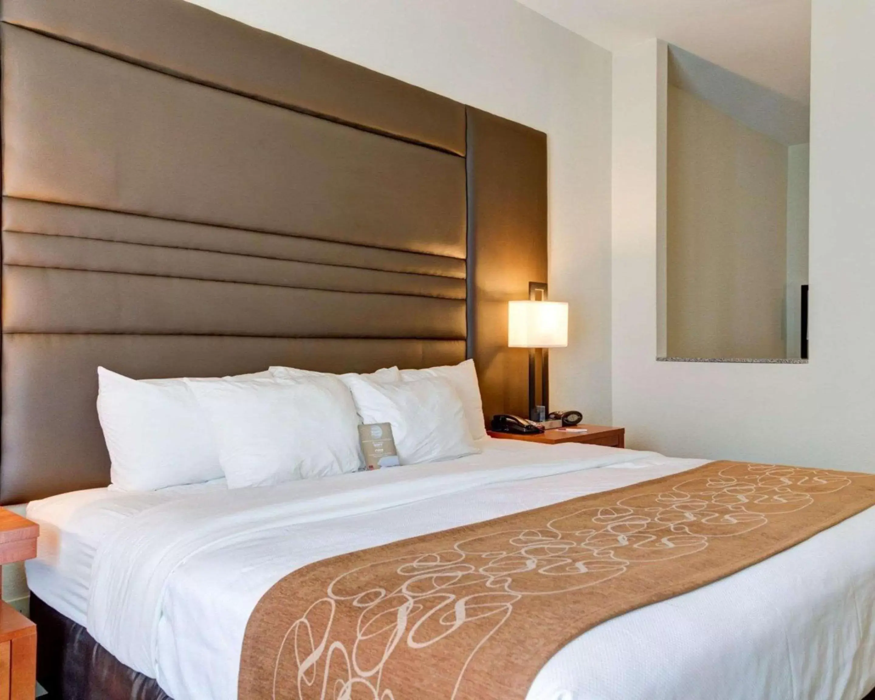 Bedroom, Bed in Comfort Suites Denham Springs