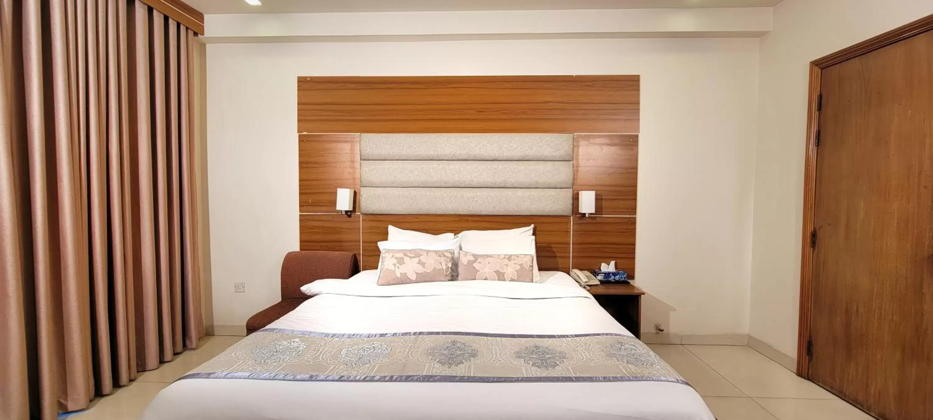 Deluxe Single Room - single occupancy in Hotel Afford Inn Deluxe Single Room - single occupancy in Hotel Afford Inn