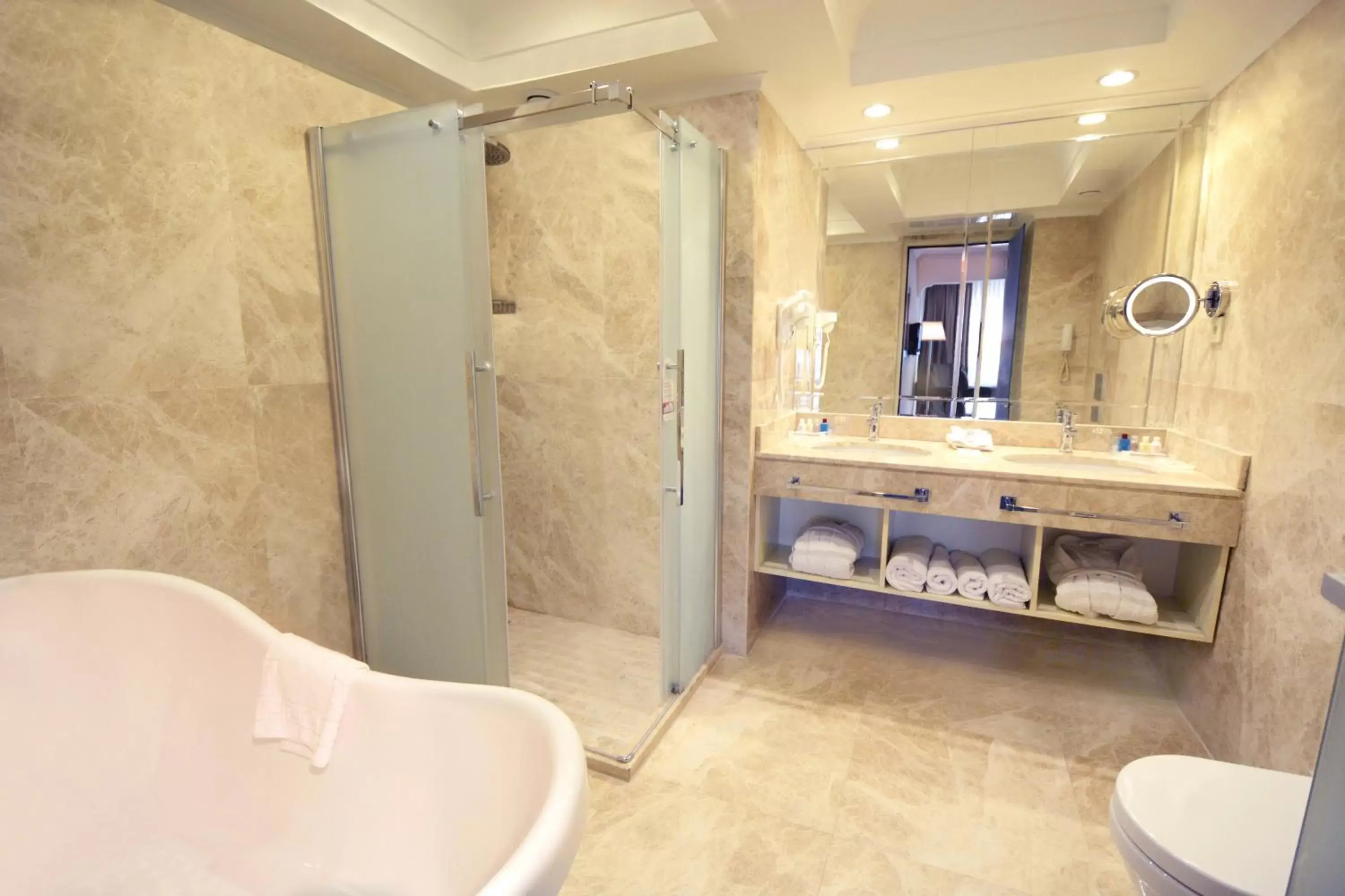 Shower, Bathroom in Akgun Istanbul Hotel