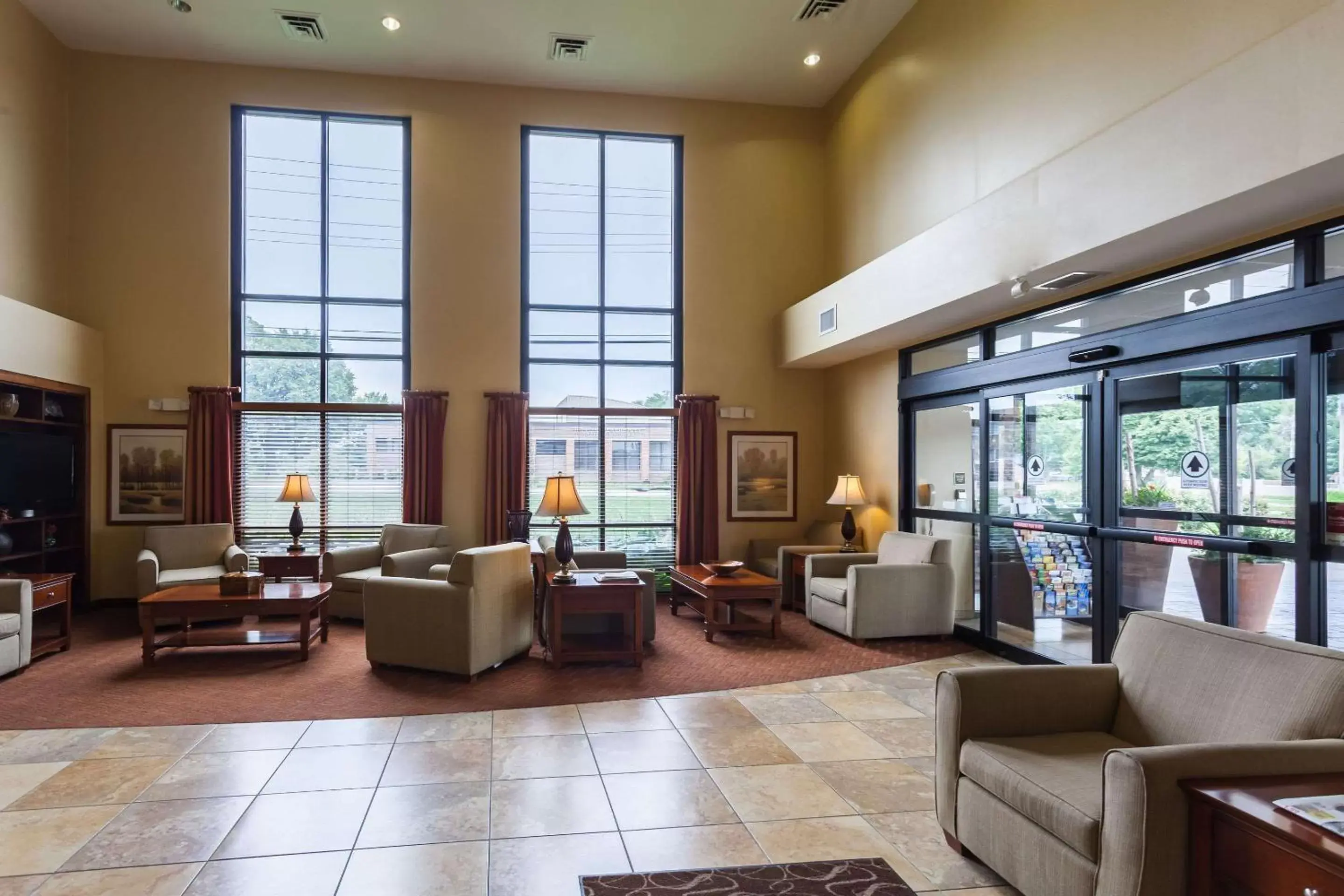 Lobby or reception in Comfort Suites Lincoln East