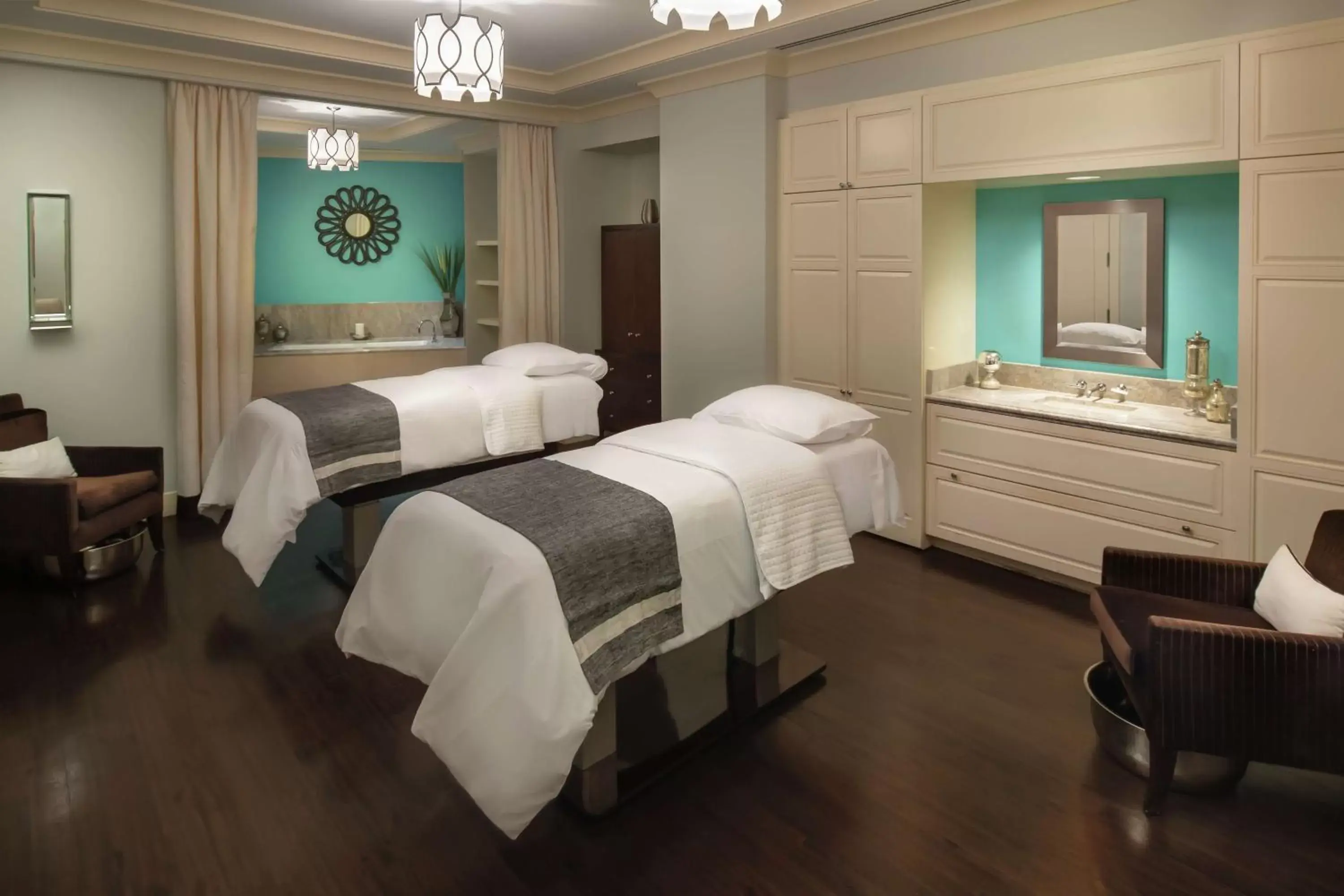 Spa and wellness centre/facilities, Bed in Waldorf Astoria Atlanta Buckhead