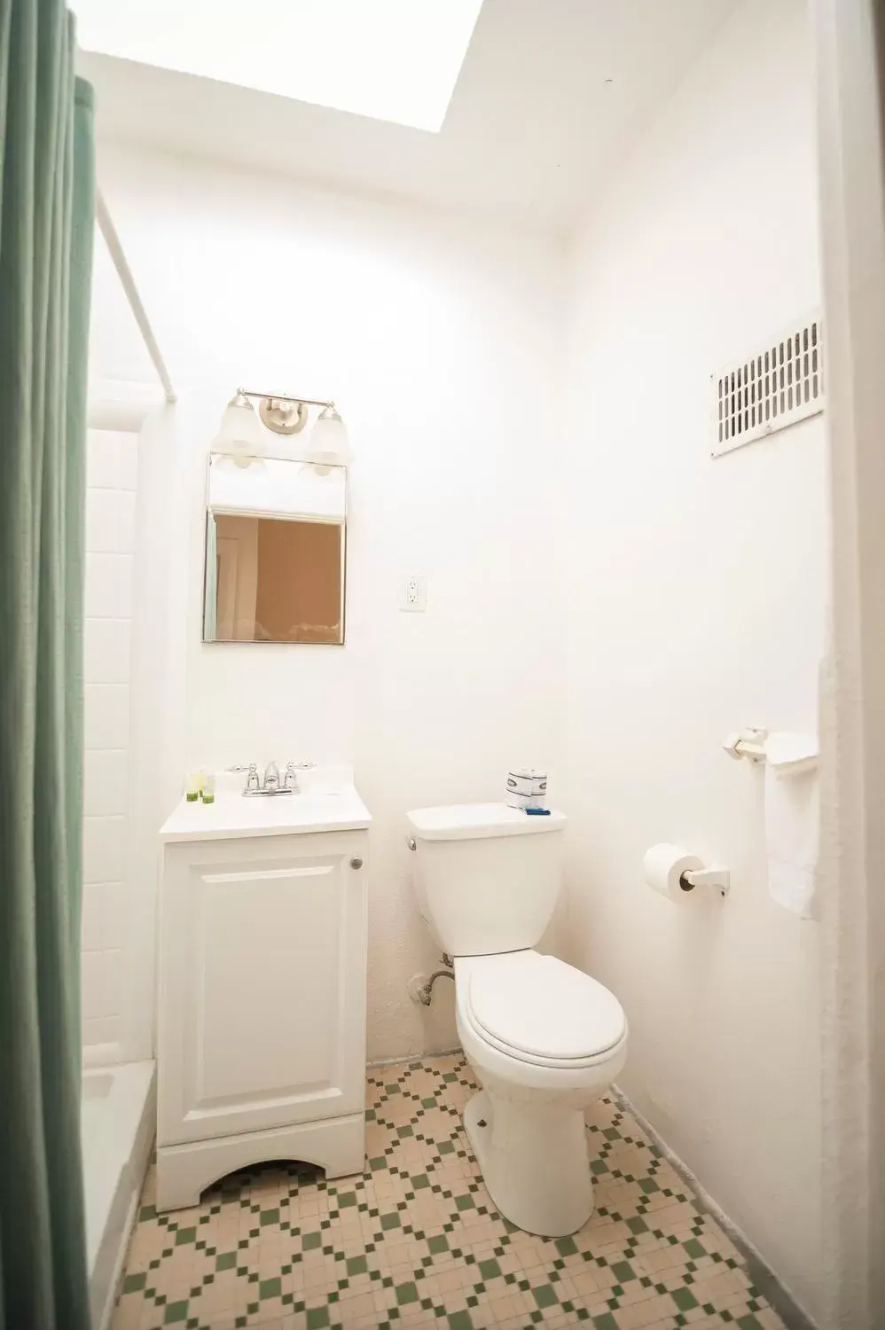 Bathroom in Amargosa Opera House & Hotel