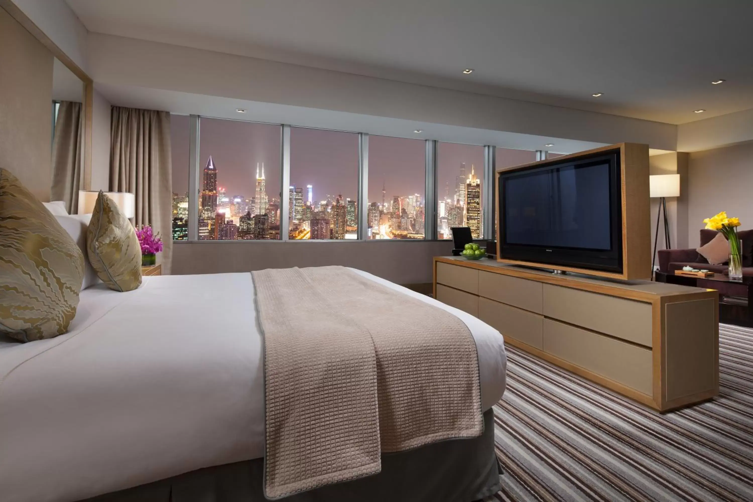 Bedroom in Jin Jiang Tower