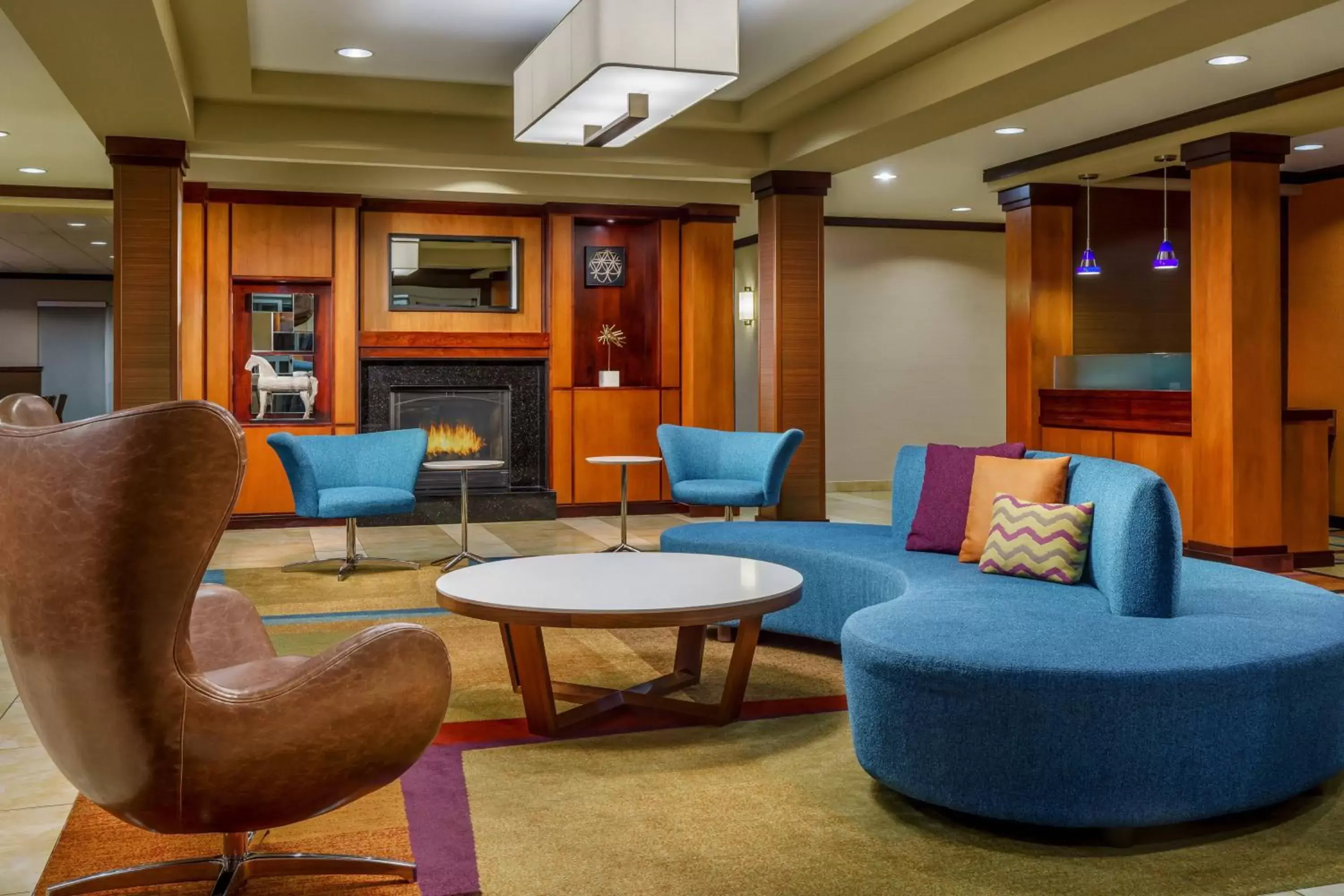 Lobby or reception, Lounge/Bar in Fairfield by Marriott Peoria East