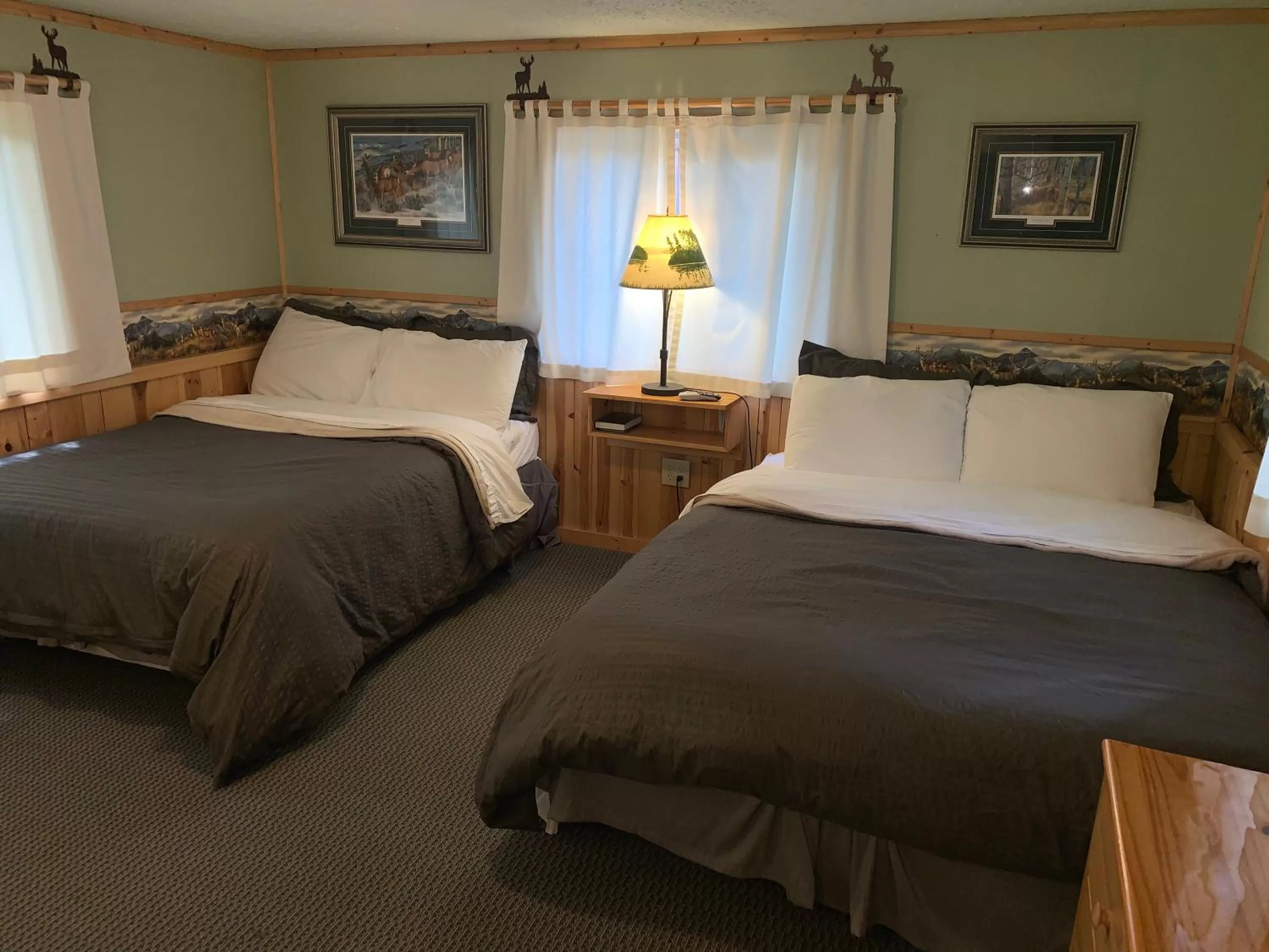 Bed in Glacier Haven Inn