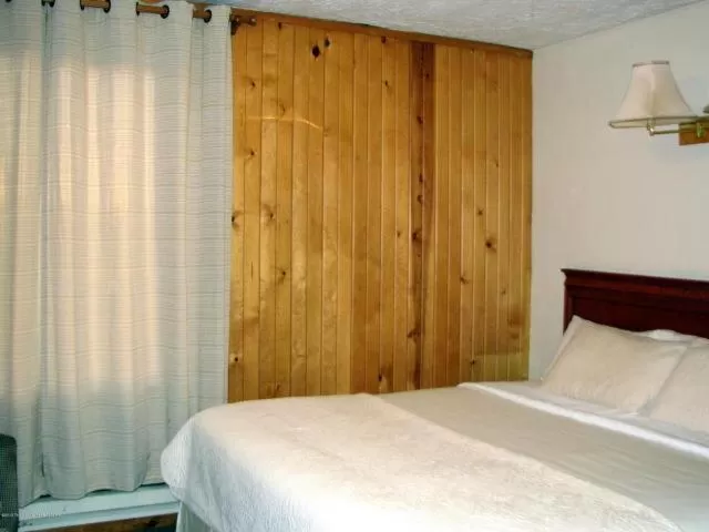 Bed in Colter's Lodge