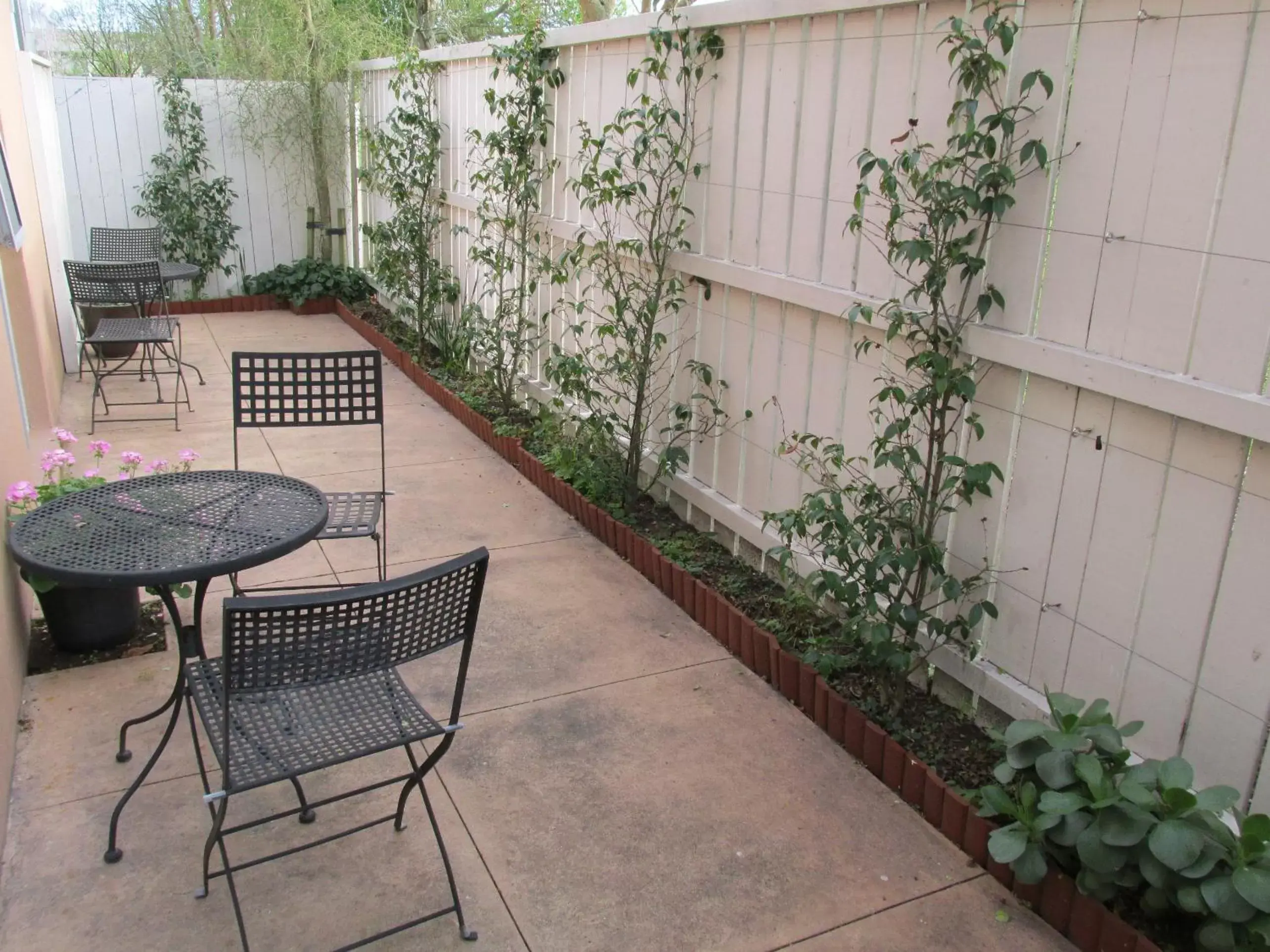 Patio, Balcony/Terrace in 166 Majestic Court Motel