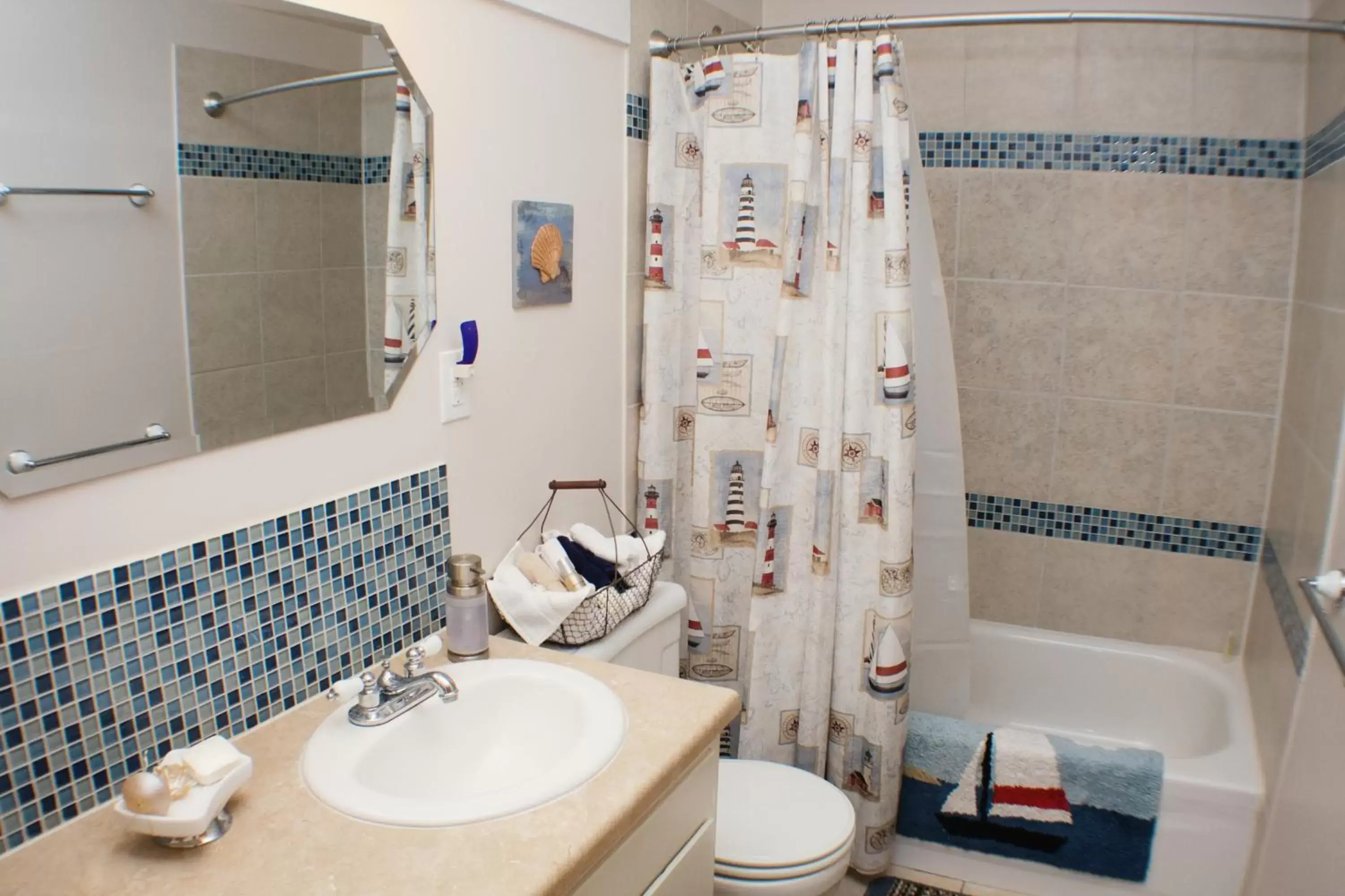 Shower, Bathroom in Silver Heart Inn & Cottages