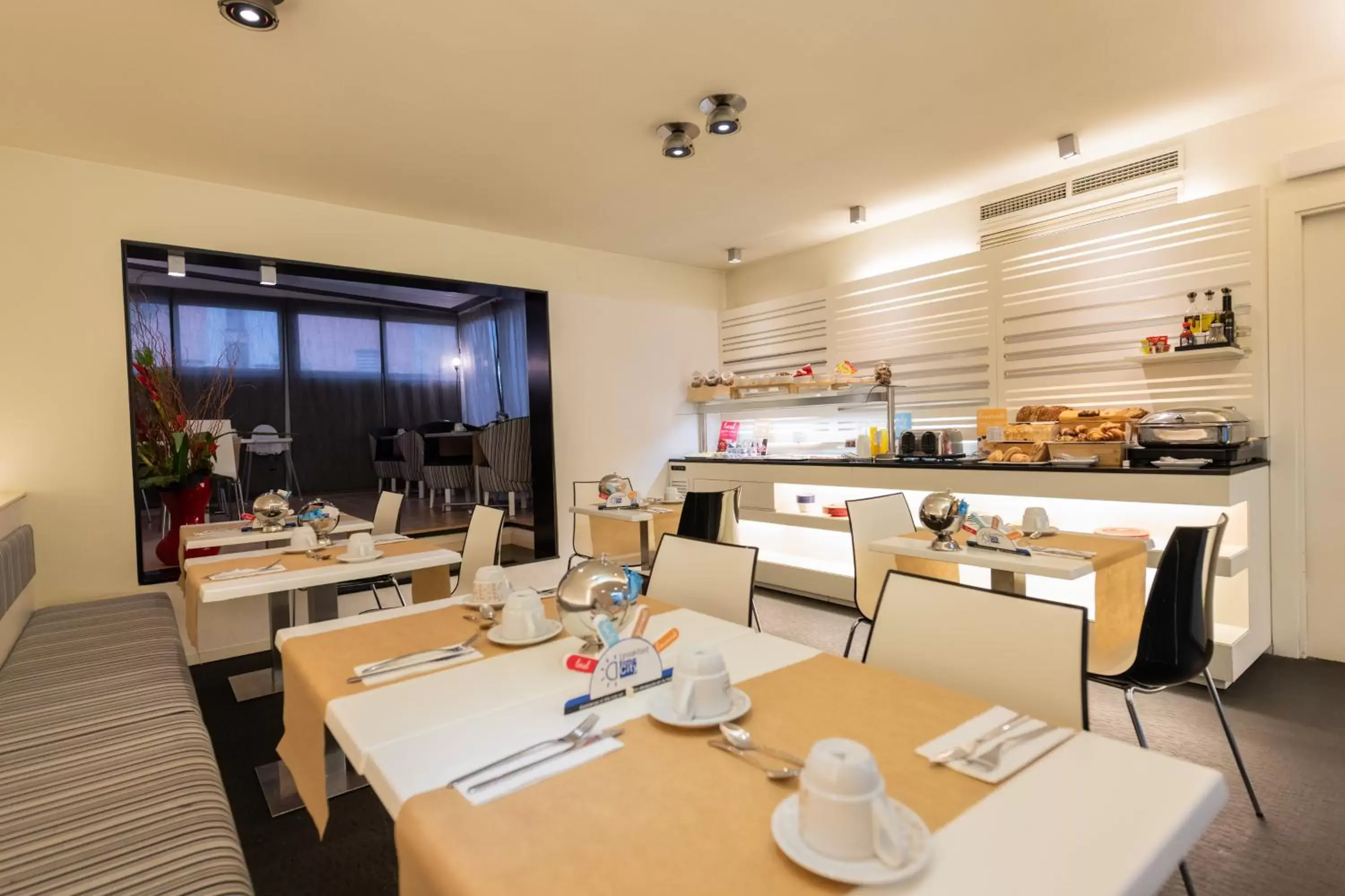Breakfast, Restaurant/Places to Eat in Atenea Rekord Suites