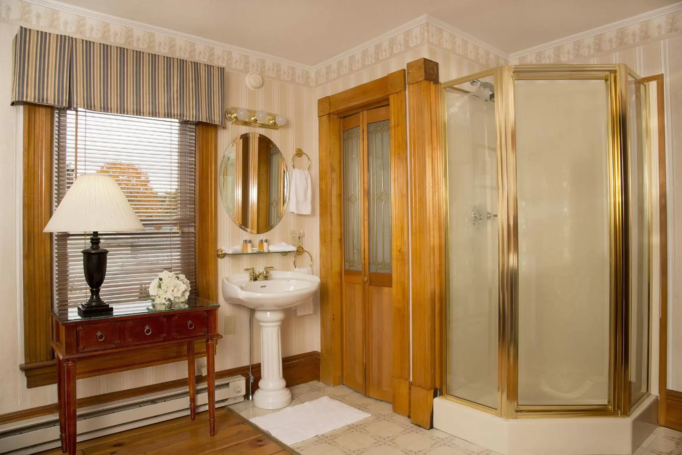 Bathroom in Glynn House Inn