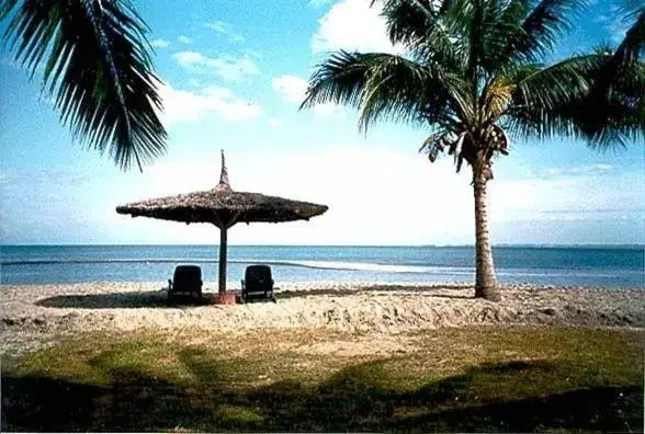 Facade/entrance, Beach in Club Fiji Resort