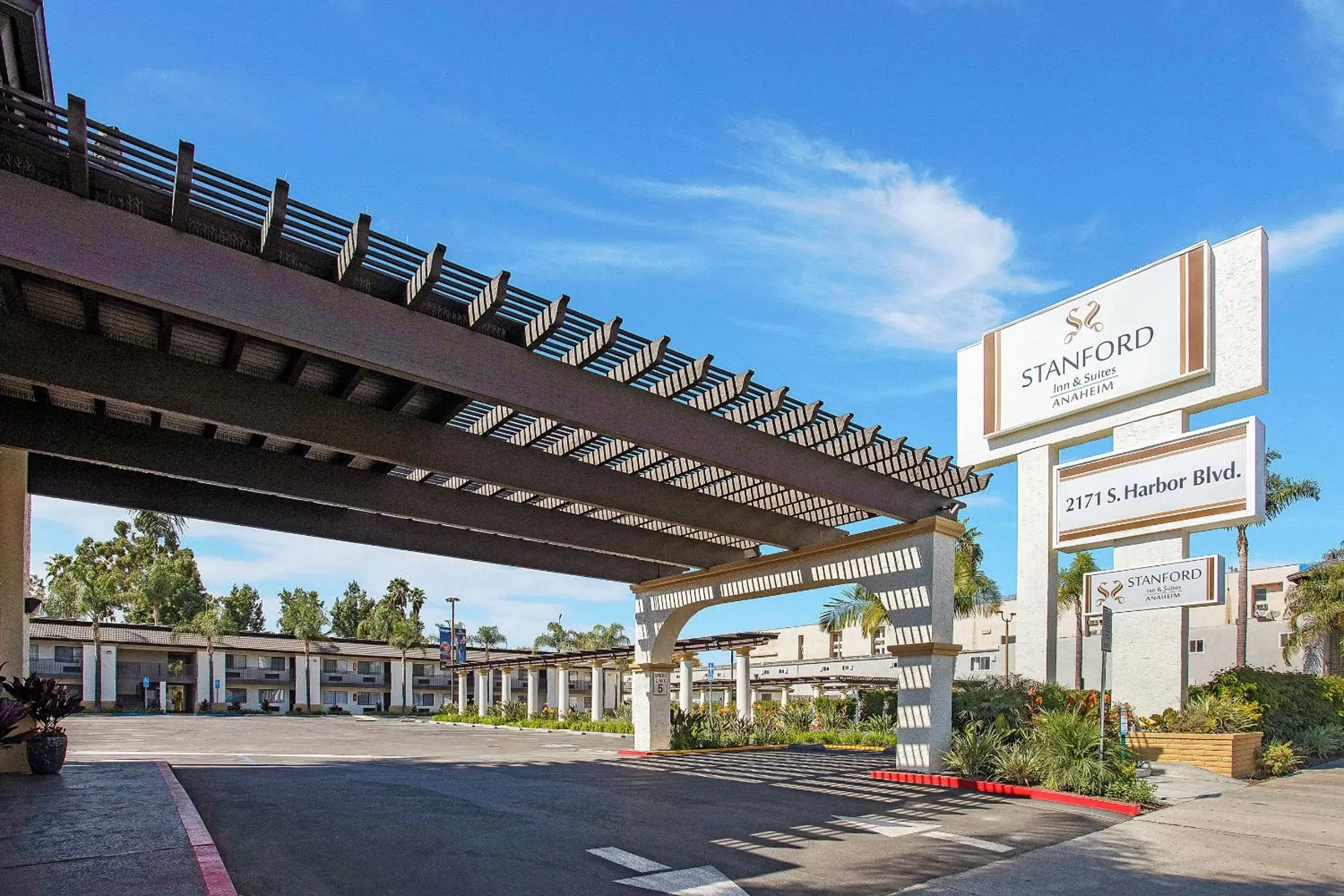 Property logo or sign, Property Building in Stanford Inn & Suites Anaheim