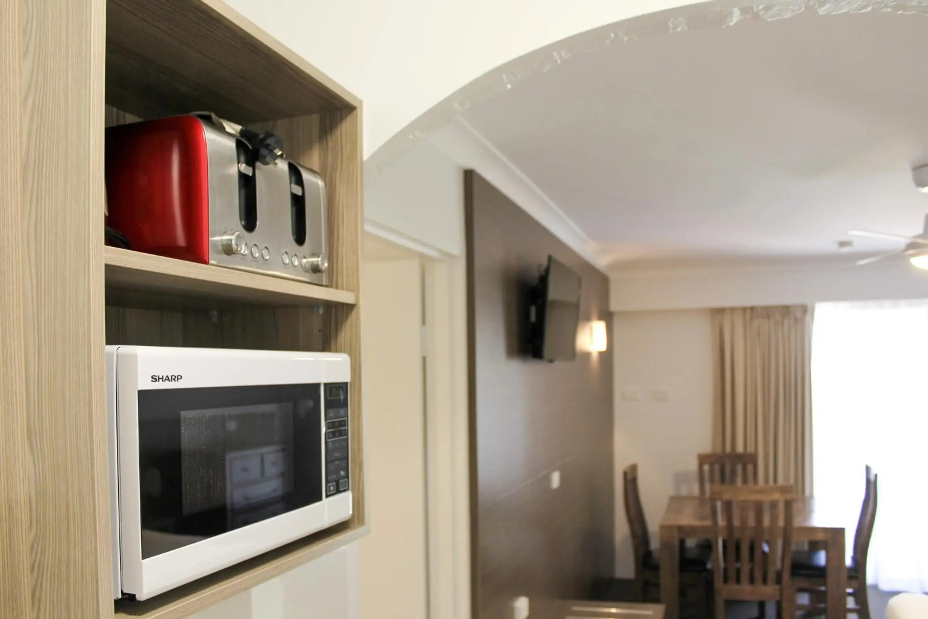 Kitchen or kitchenette, Kitchen/Kitchenette in Aston Motel Yamba