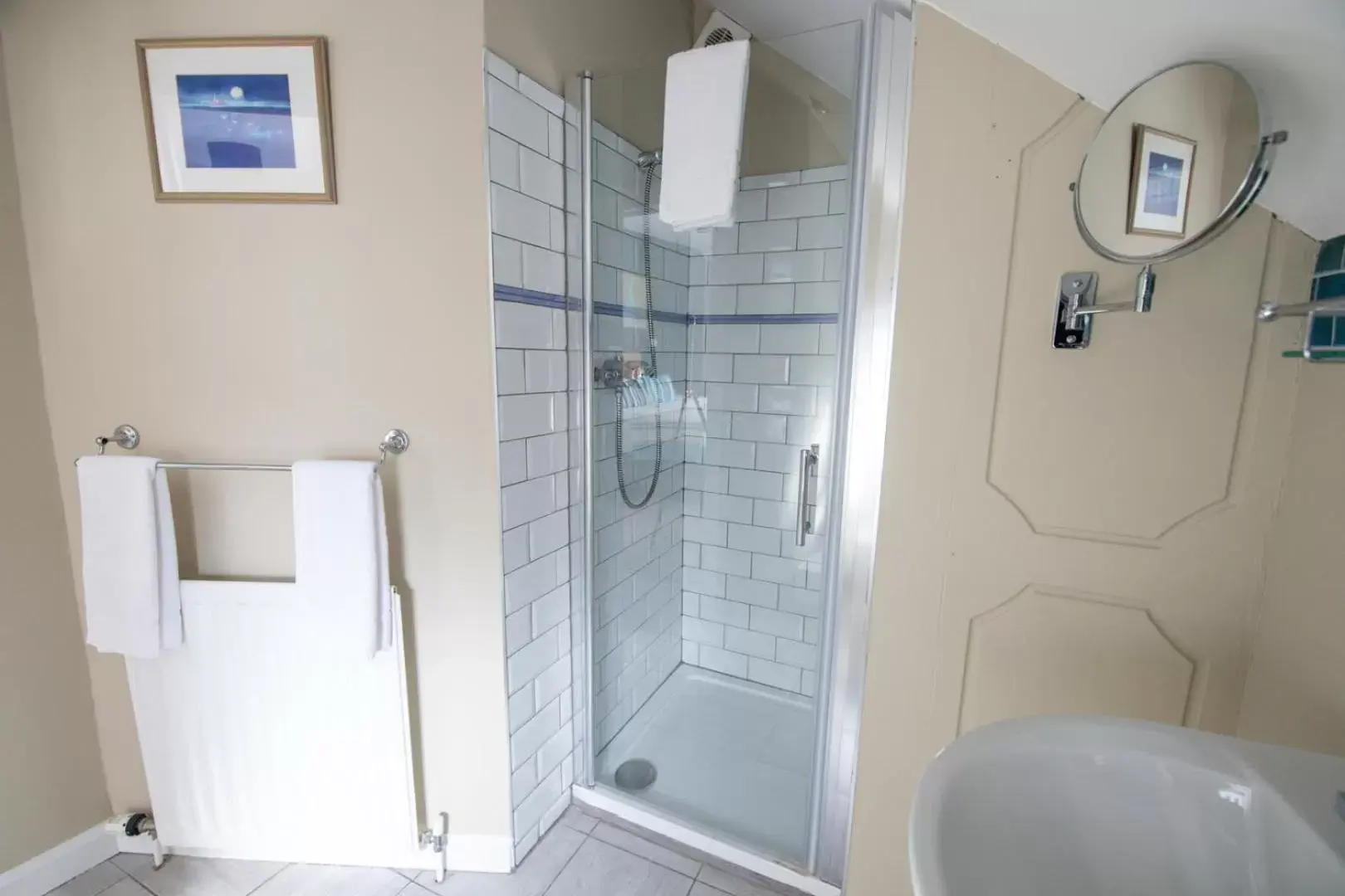 Shower, Bathroom in The Nines, Bangor Marina
