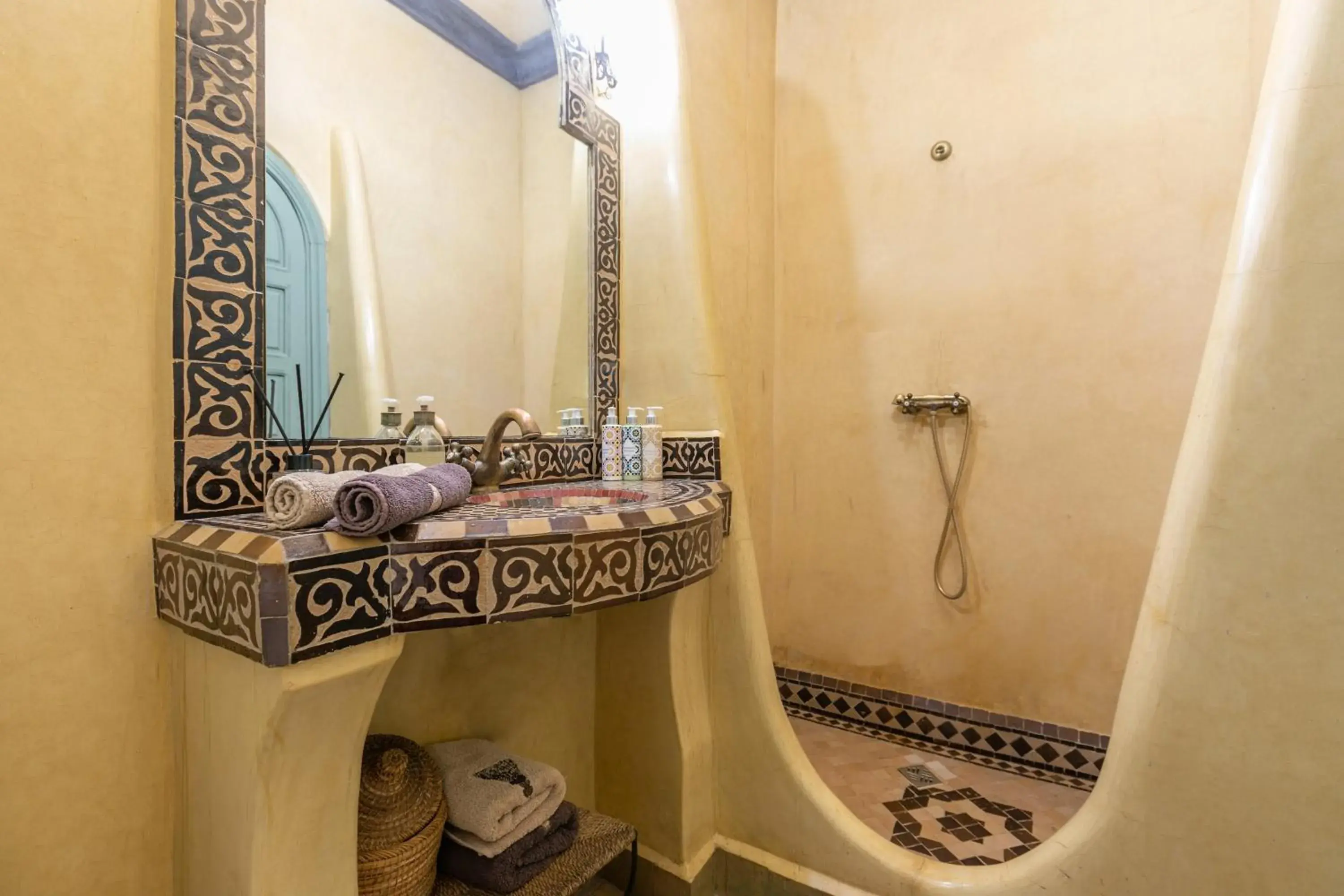 Shower, Bathroom in Riad Les Trois Palmiers El Bacha