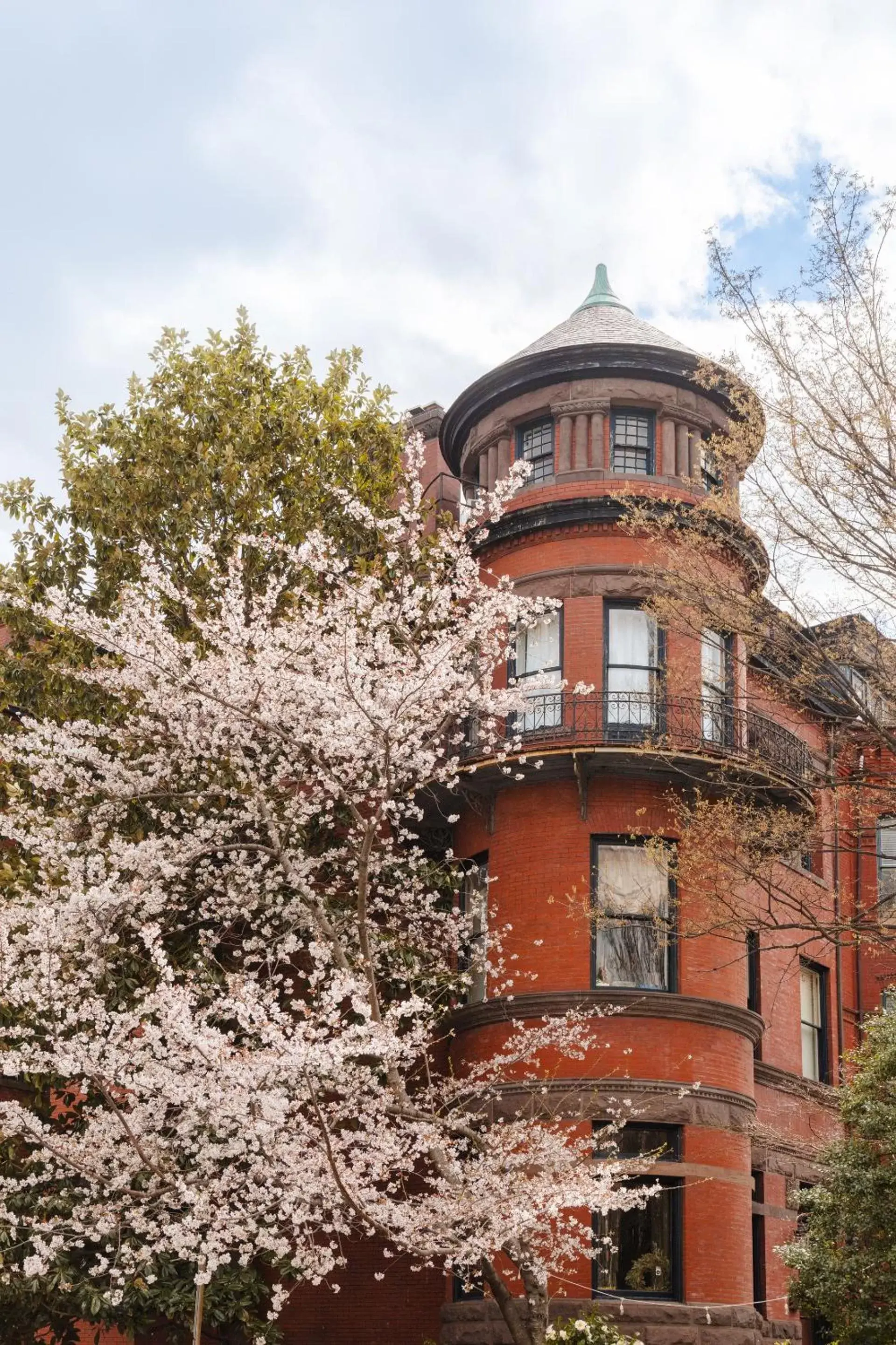 Property Building in Found Dupont Circle powered by Sonder