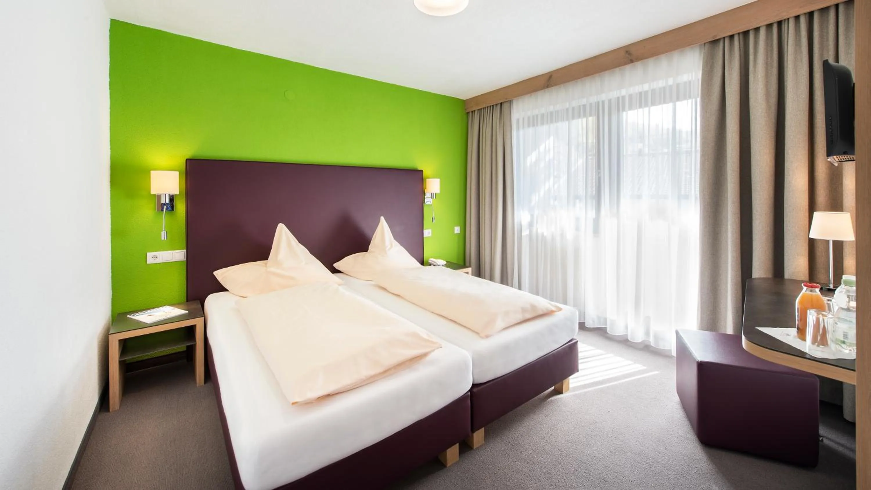 Photo of the whole room, Bed in Hotel Erhart Sölden