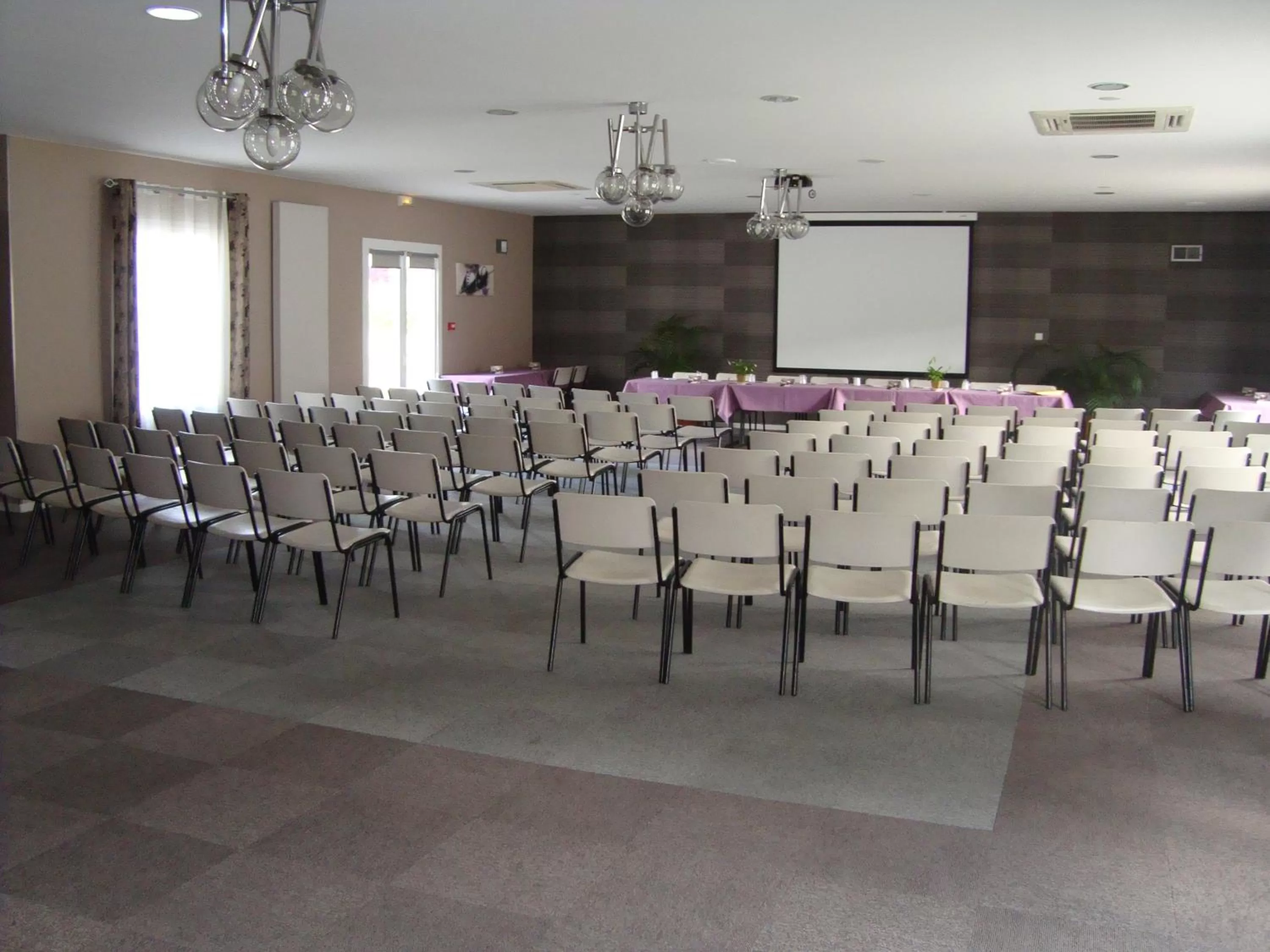 Business facilities in Kyriad Auxerre Appoigny