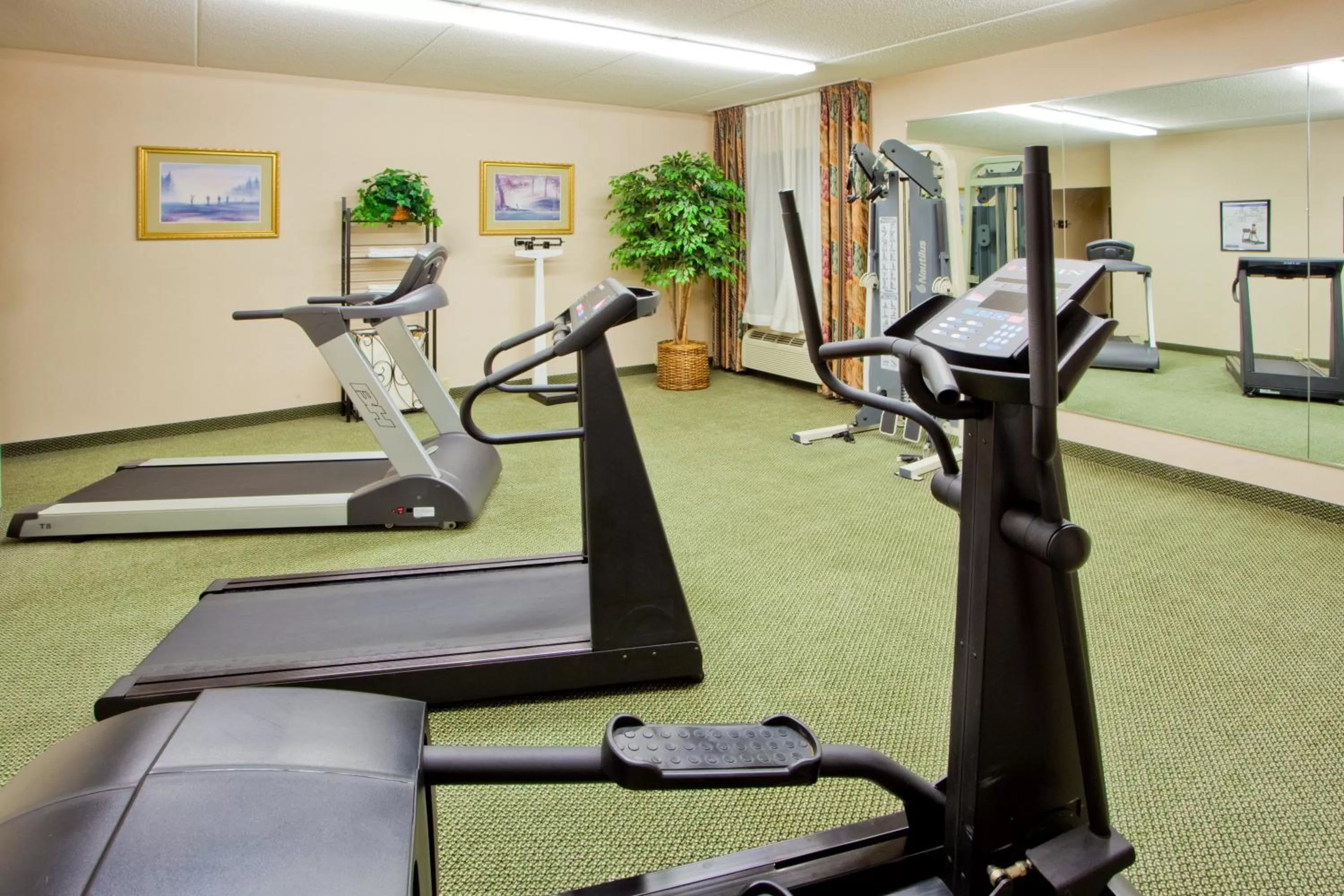 Fitness centre/facilities in Holiday Inn Express Hanover by IHG