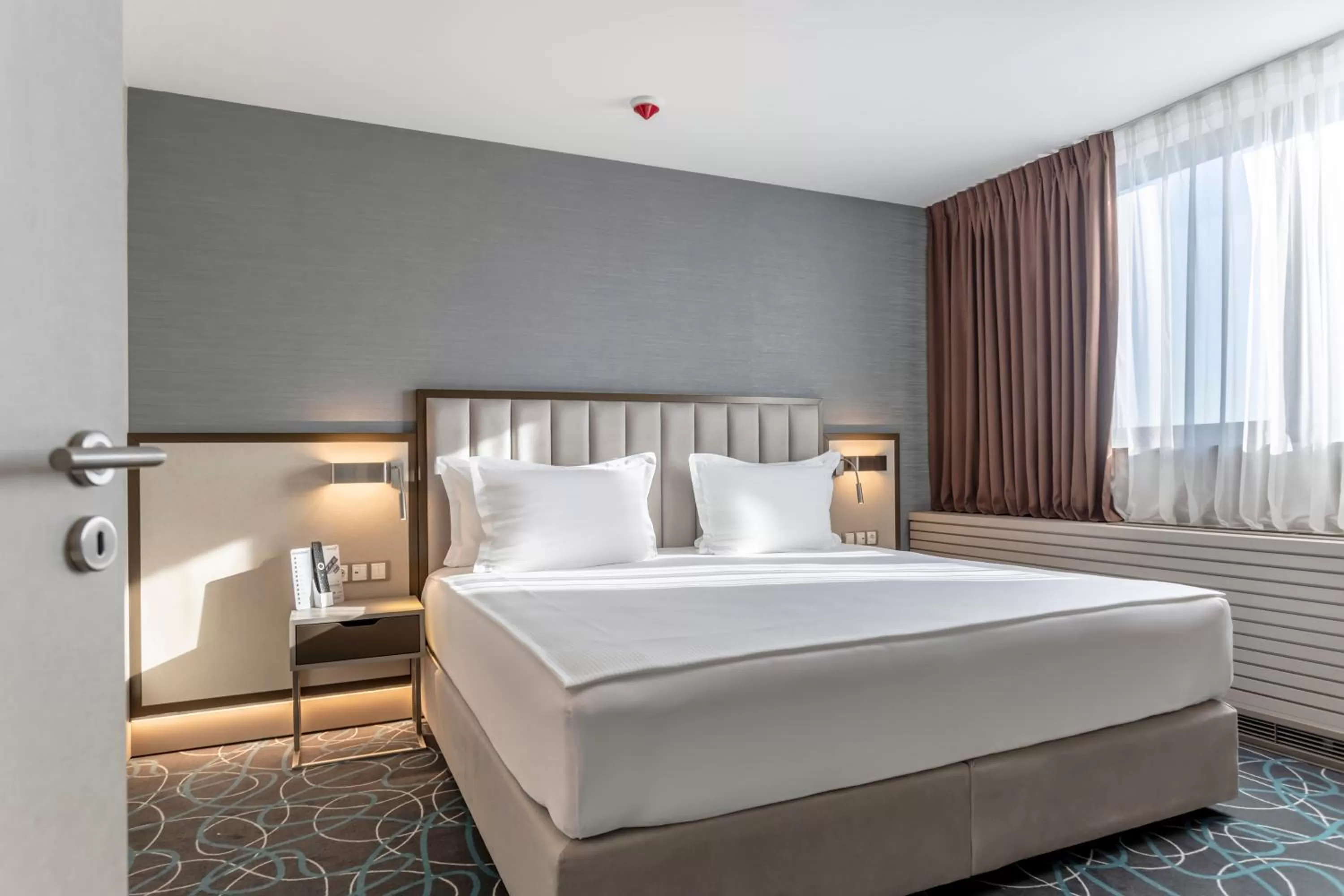 Photo of the whole room, Bed in Hotel Bulgaria