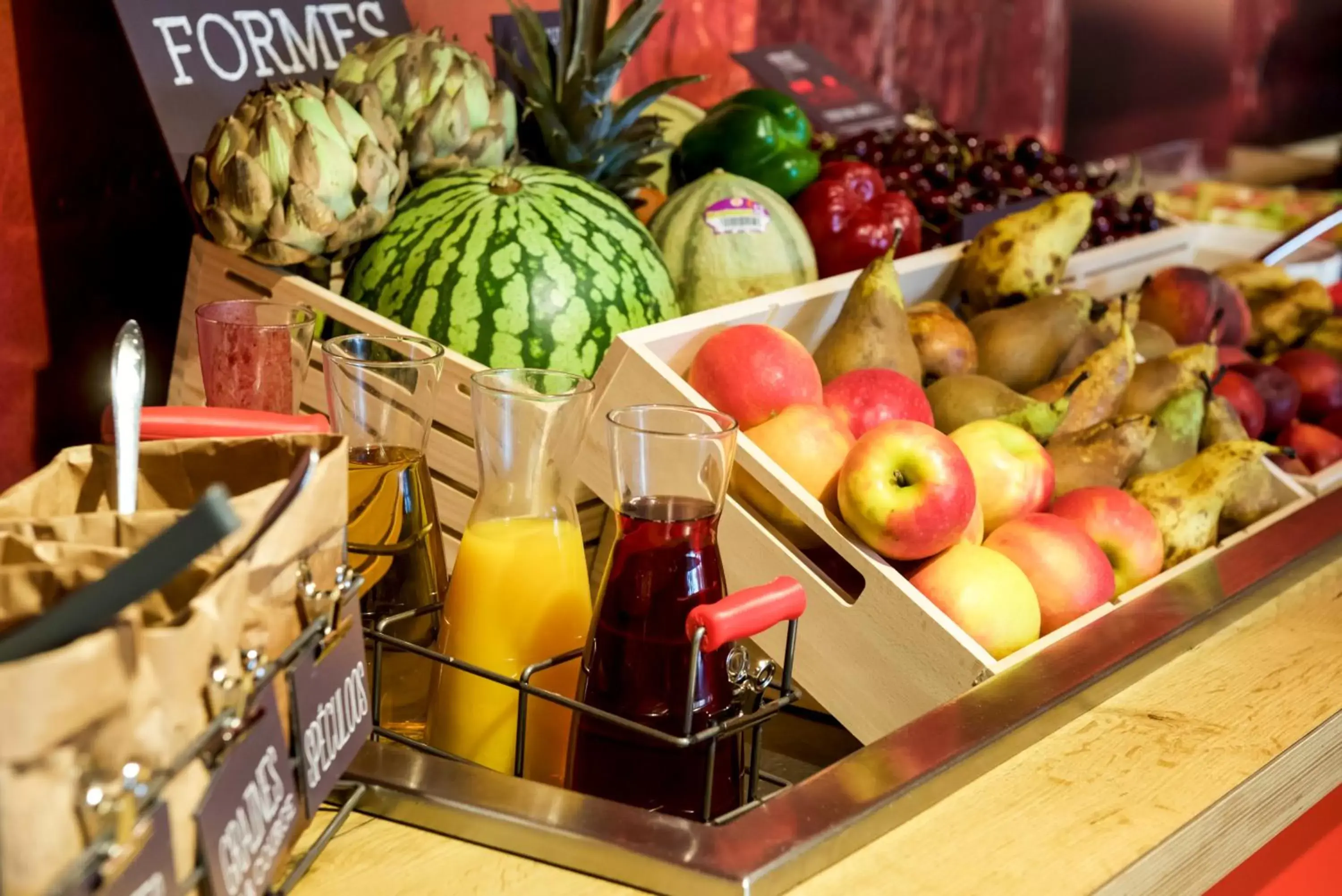 Buffet breakfast in Hotel ibis Setubal Buffet breakfast in Hotel ibis Setubal