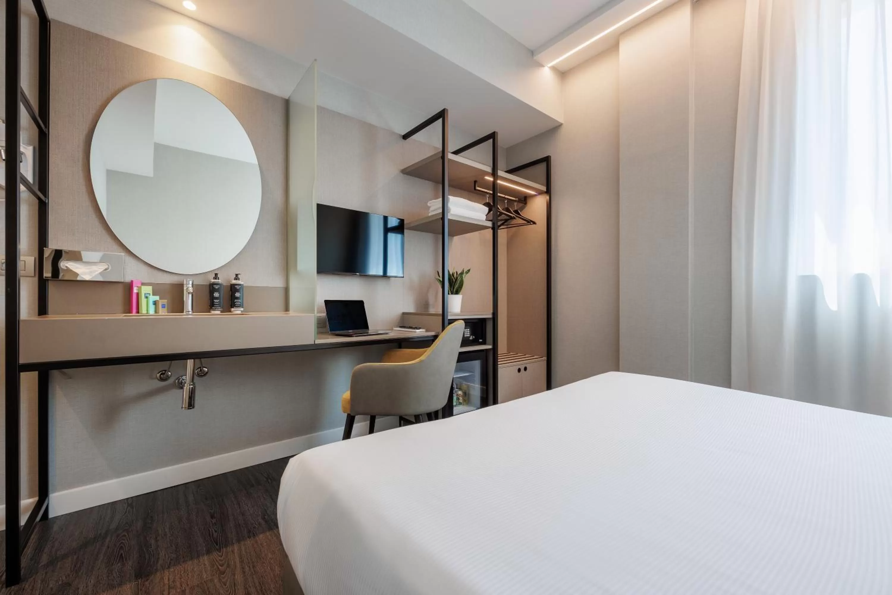 Bedroom, Bed in IH Hotels Milano Centrale