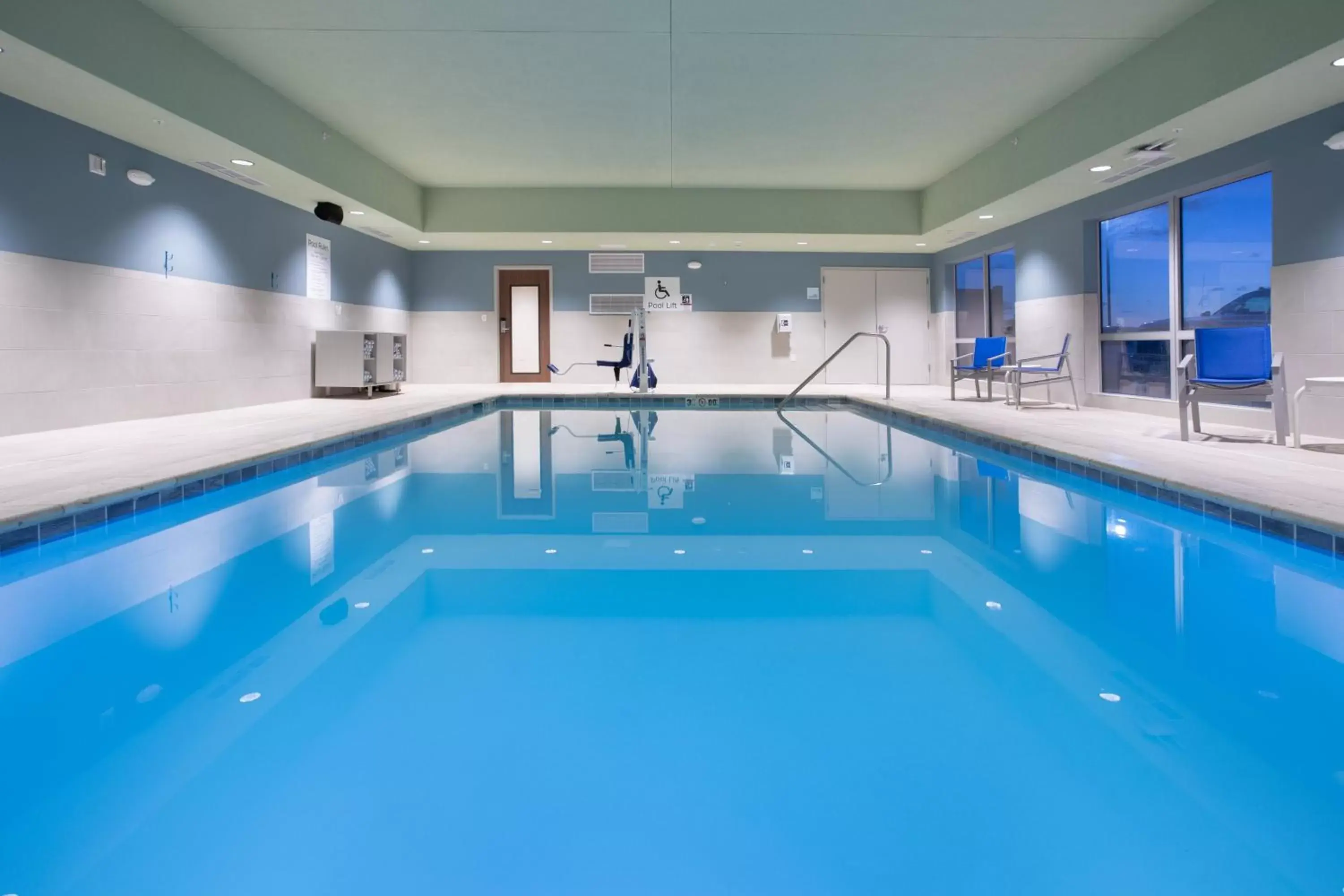 Swimming Pool in Holiday Inn Express & Suites - Goodland I-70, an IHG Hotel