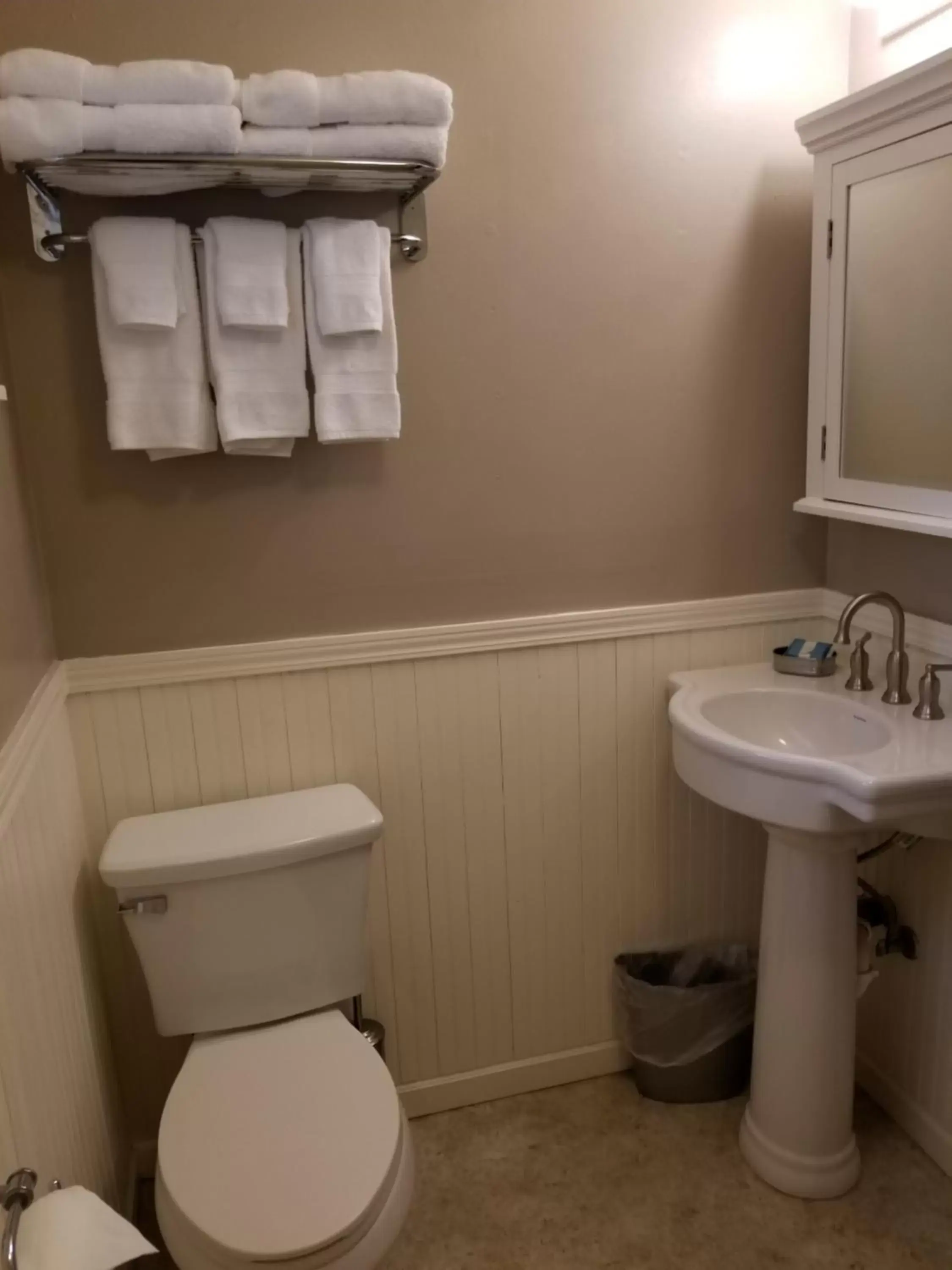 Bathroom in China Creek Cottages