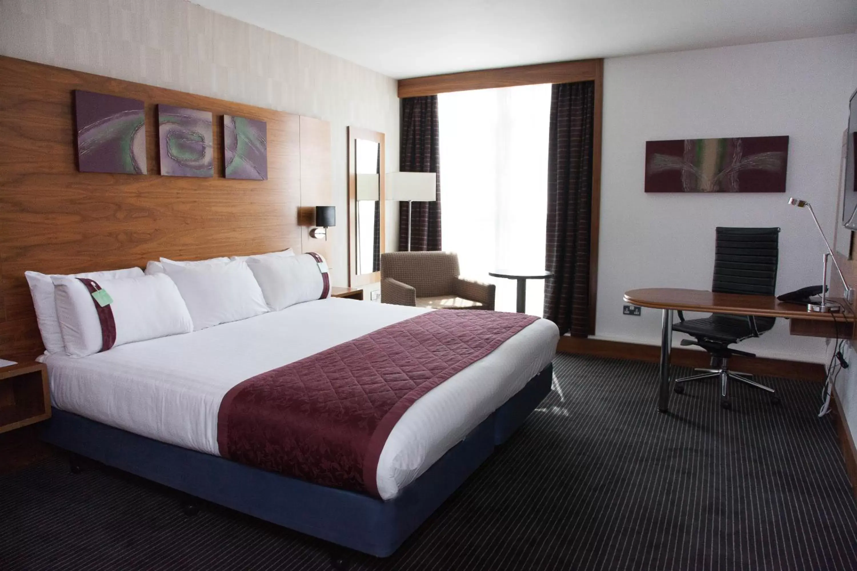 Bedroom, Bed in Holiday Inn Birmingham City, an IHG Hotel