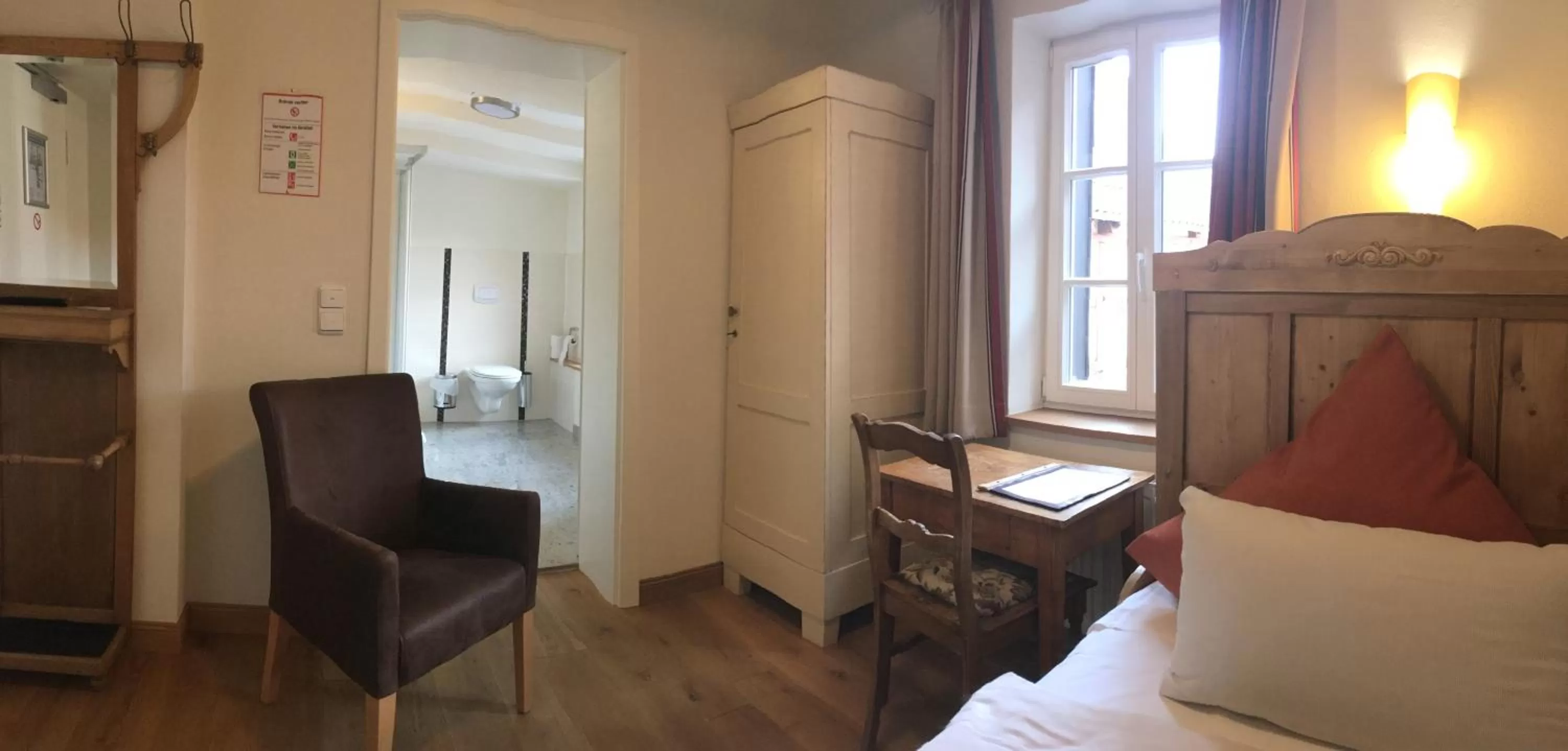 Photo of the whole room, Bed in Fachwerk-Hotel Eisenbart