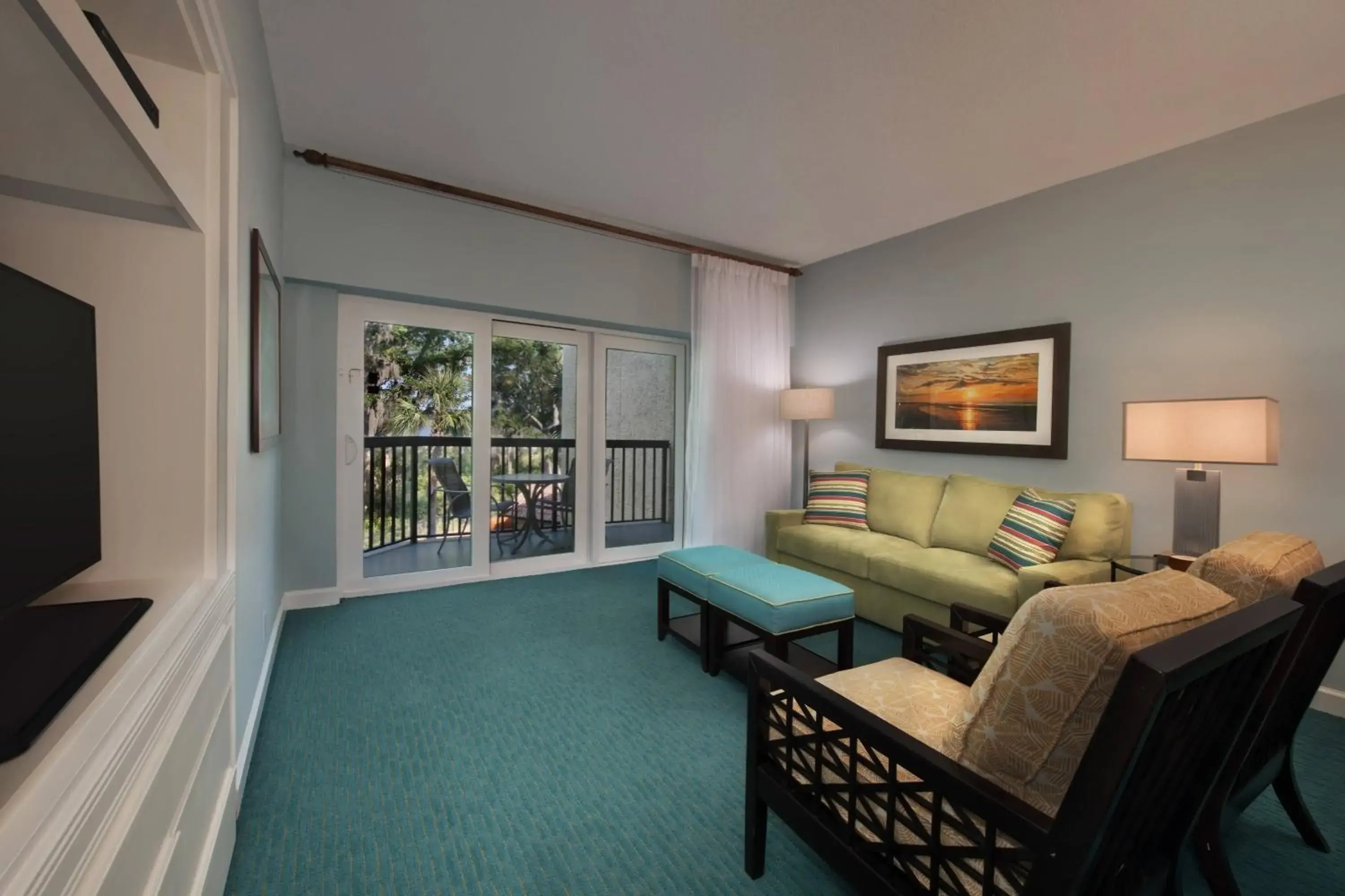 Living room, Bed in Marriott's Harbour Point And Sunset Pointe At Shelter Cove