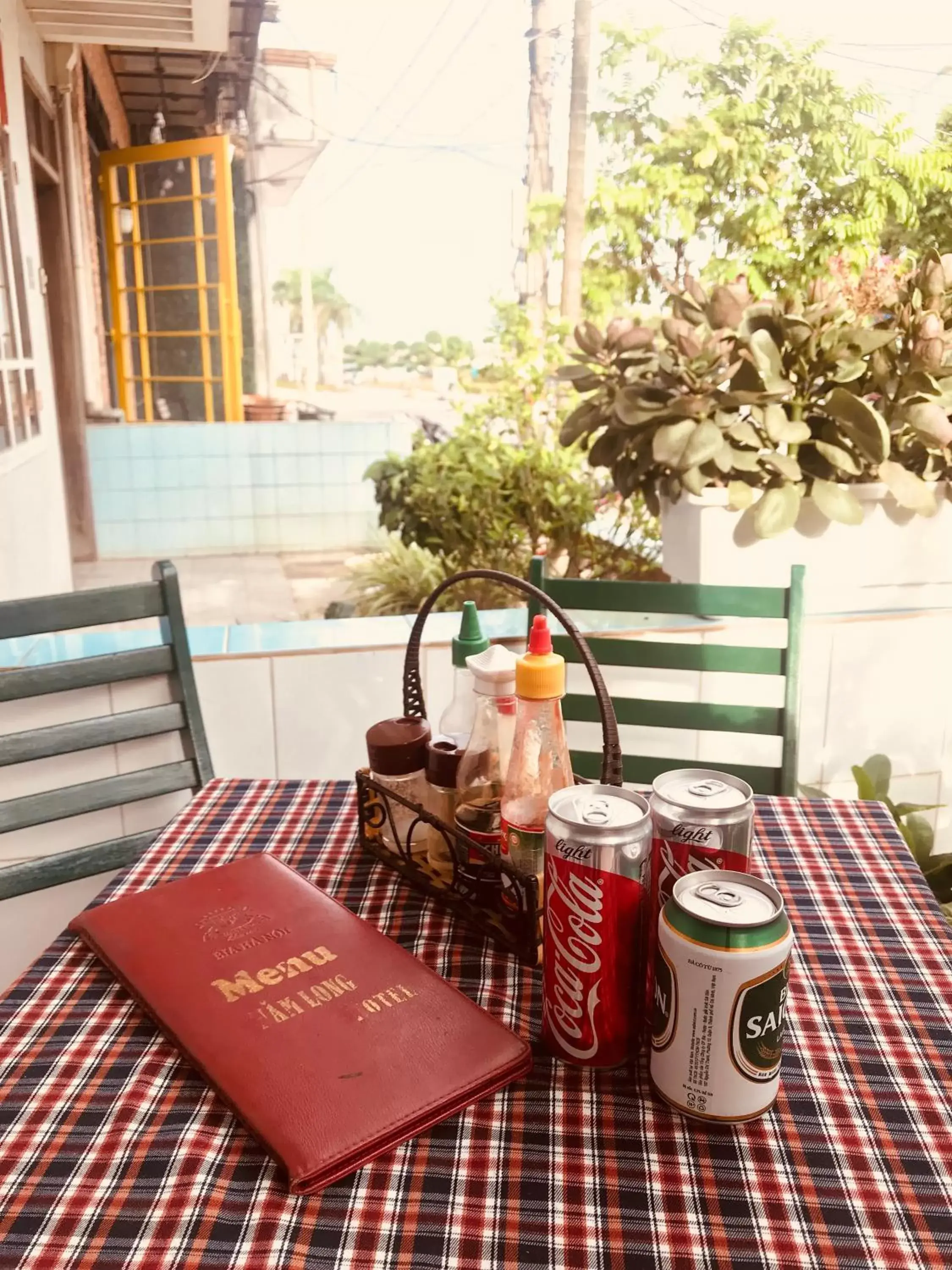 Restaurant/places to eat in Nam Long Hotel Restaurant/places to eat in Nam Long Hotel