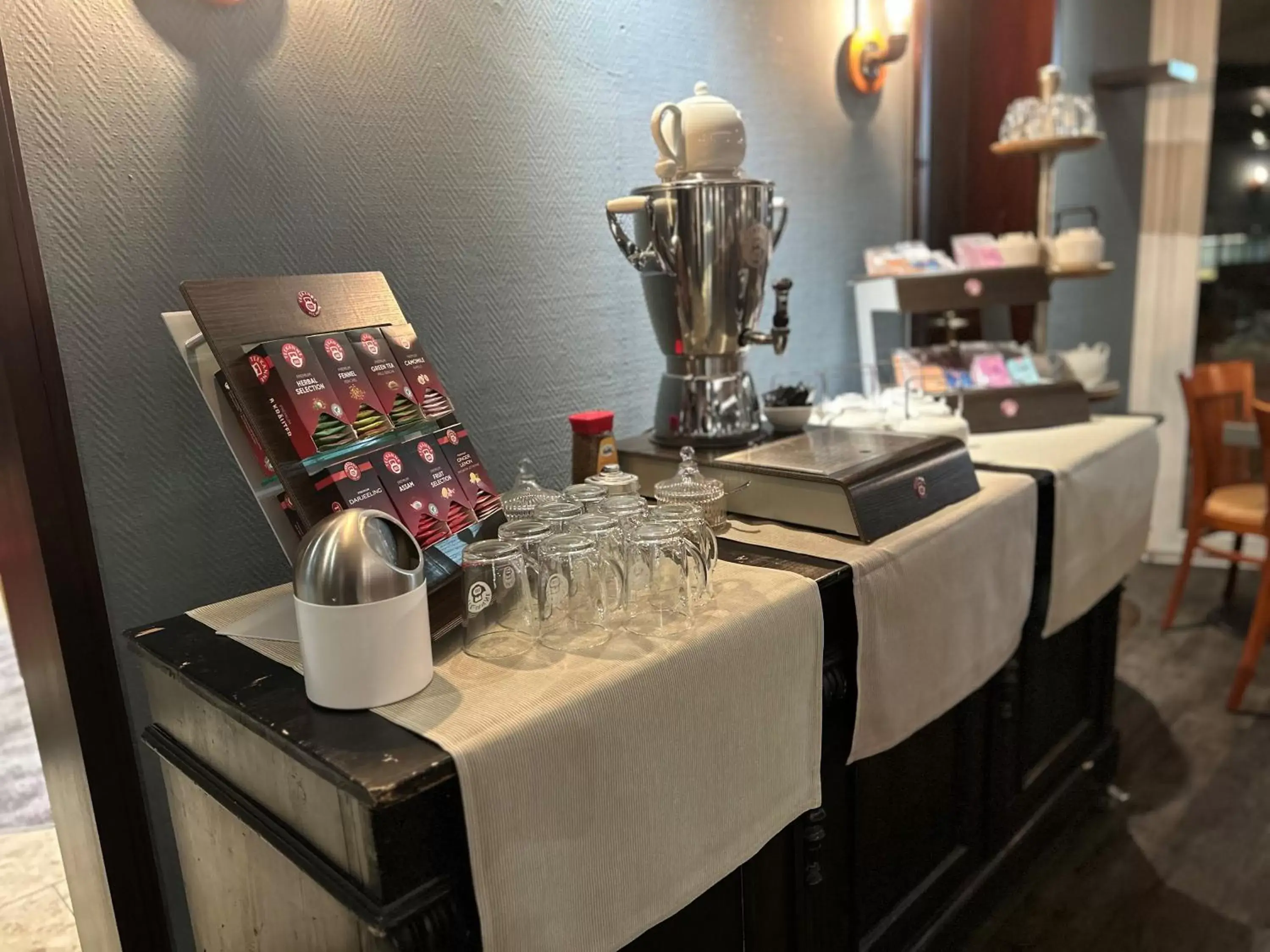 Coffee/tea facilities, Restaurant/Places to Eat in Parkhotel Papenburg