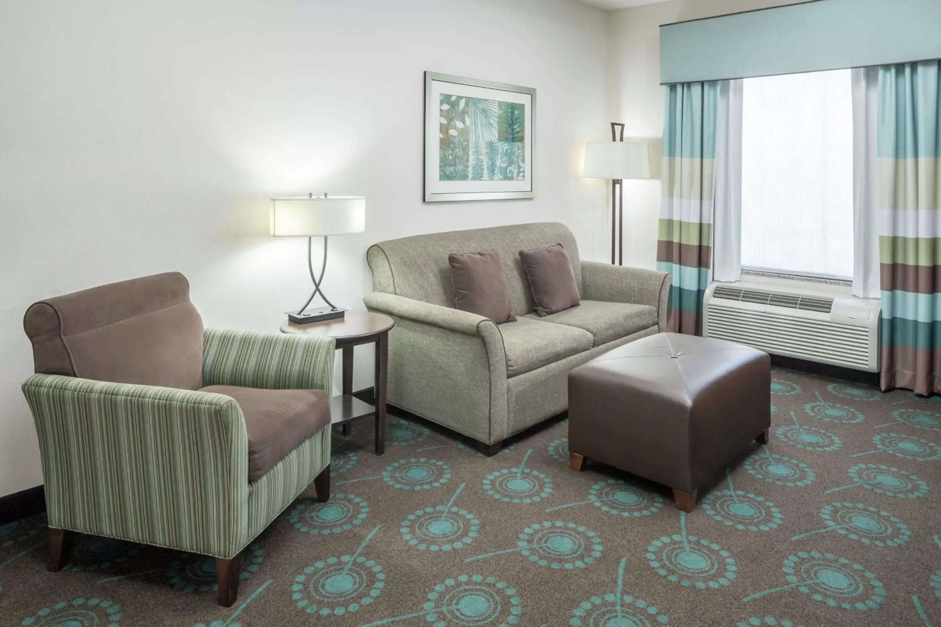 Living room, Seating Area in Hampton Inn & Suites Huntsville Research Park Area