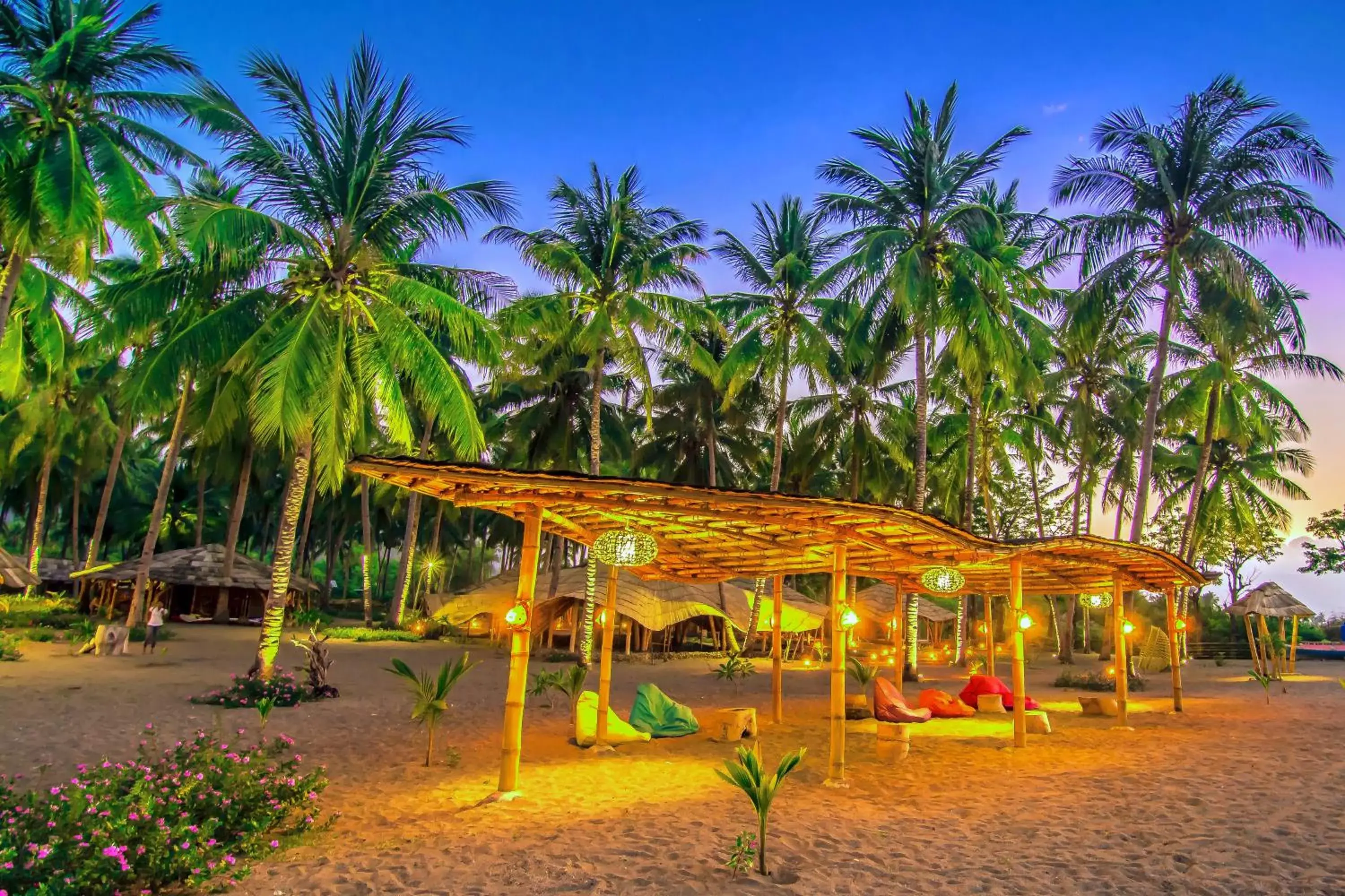 Lounge or bar in Coconut Garden Beach Resort