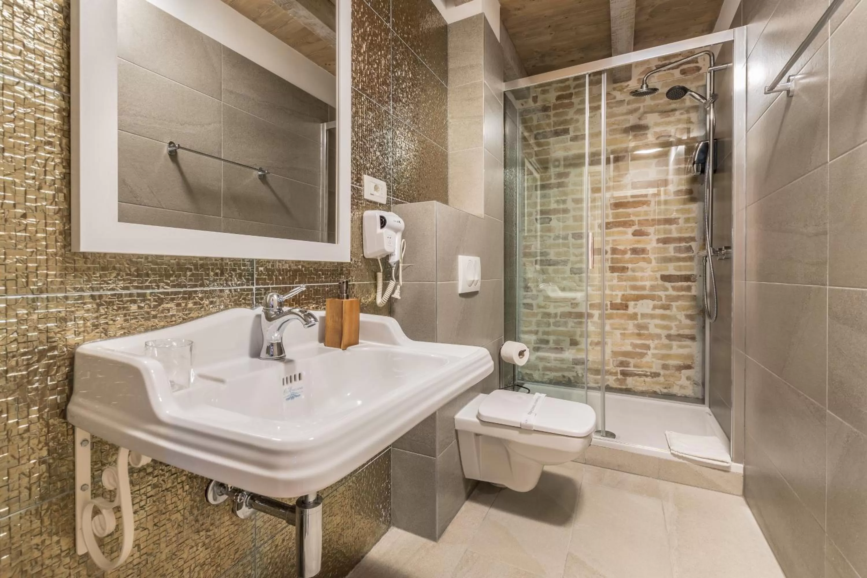Shower, Bathroom in Heritage Palace Varos - MAG Quaint & Elegant Boutique Hotels