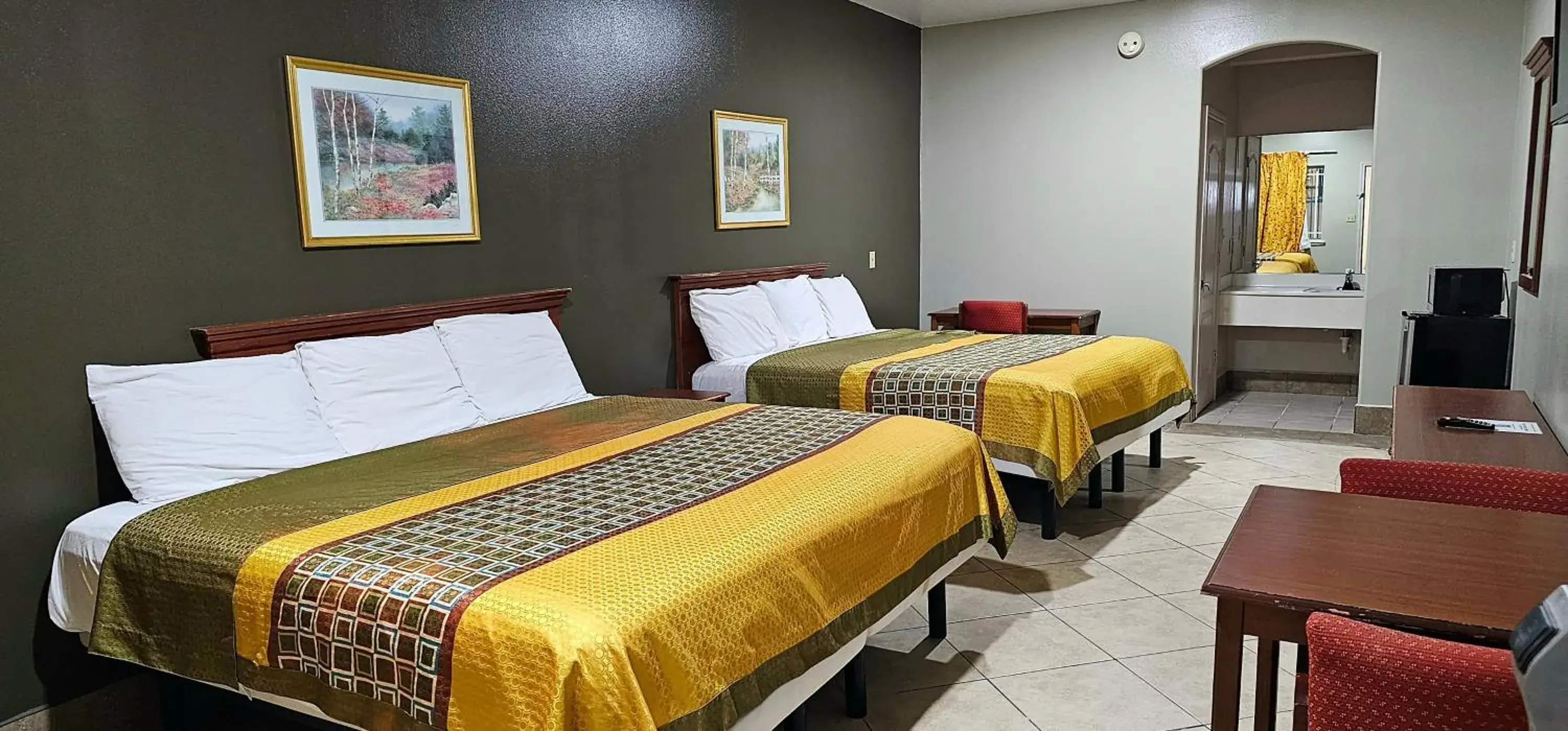 Bed in Texas Inn and Suites RGV