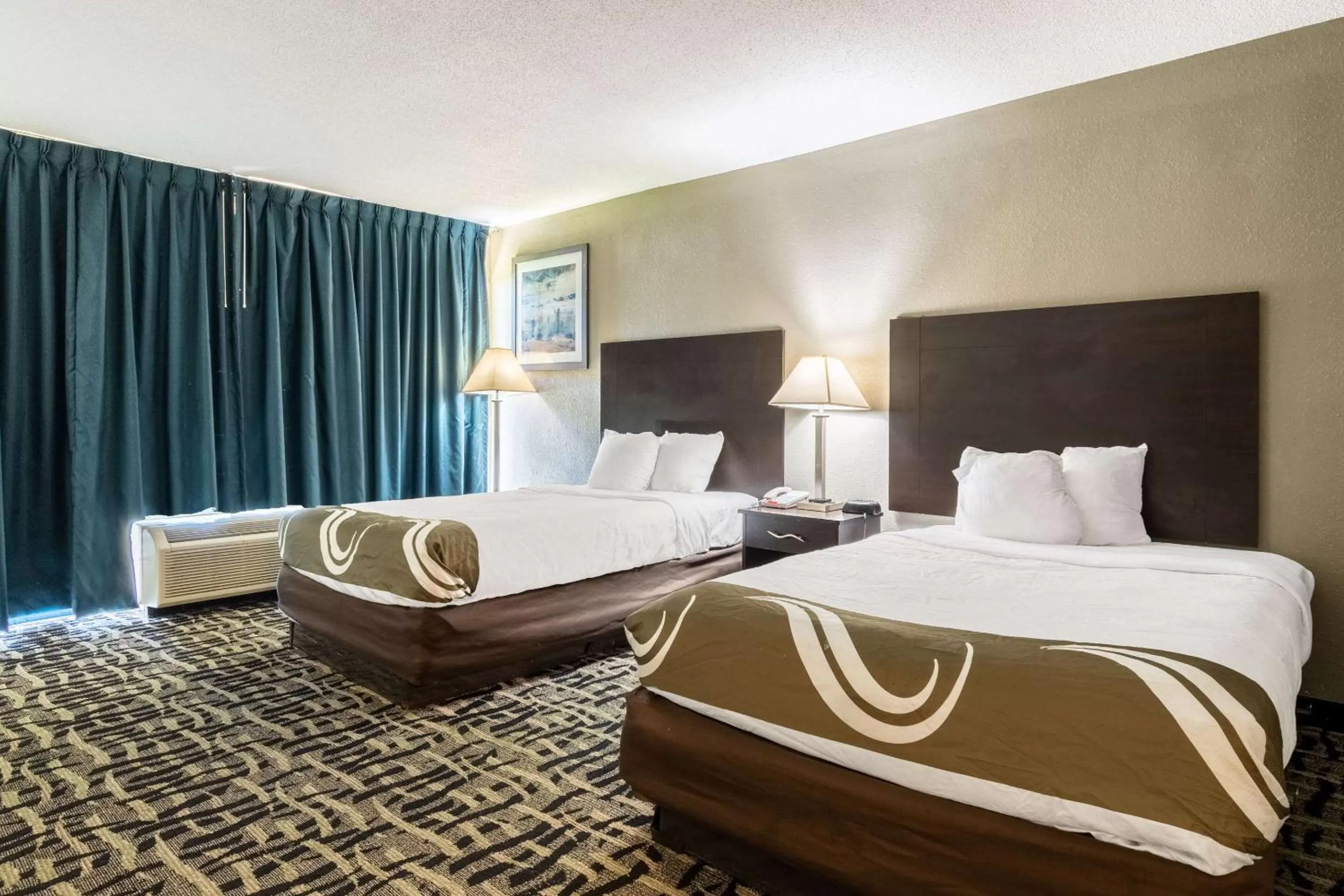 Photo of the whole room, Bed in Quality Inn & Suites York East