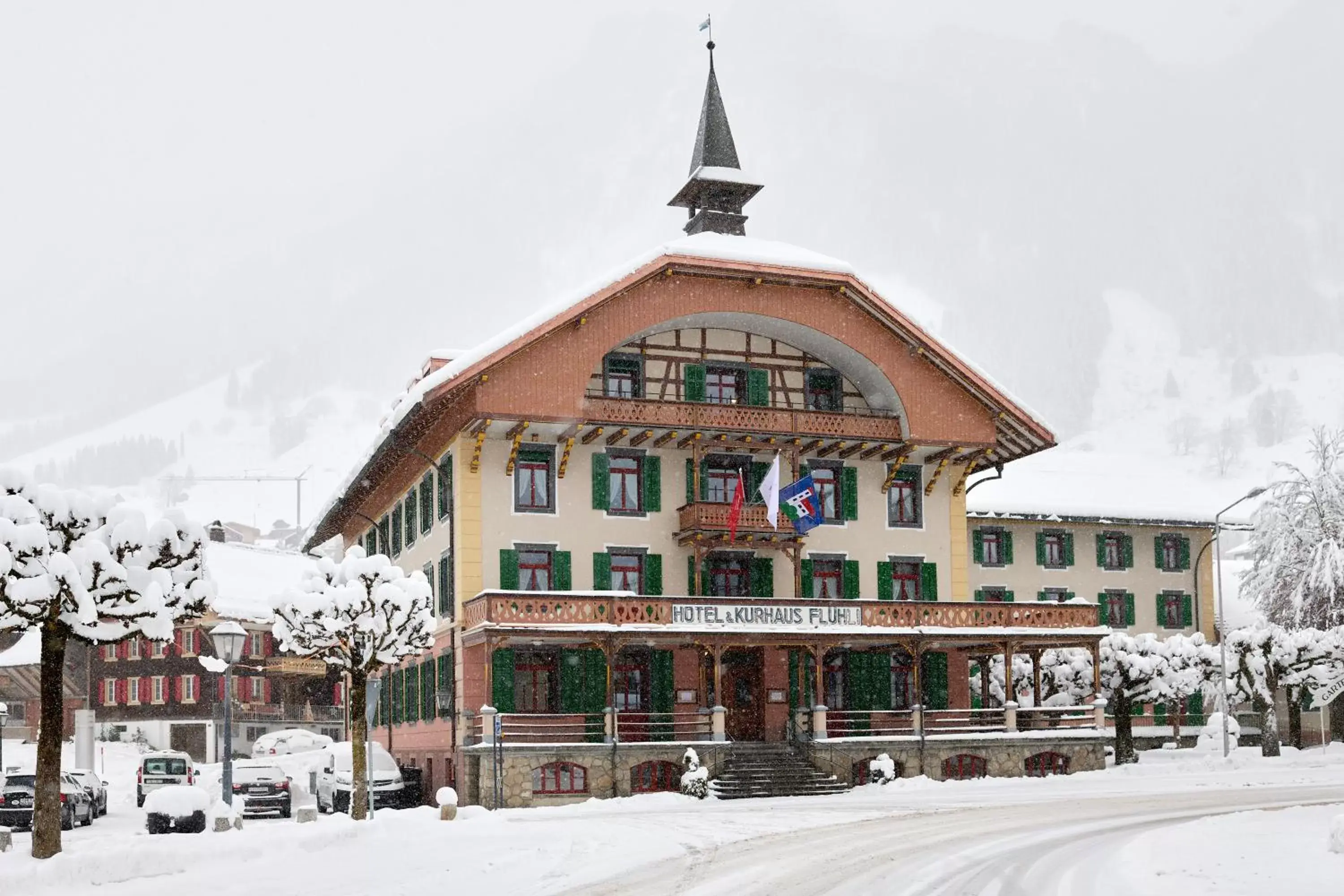 Property building, Winter in FLÜHLI Hotel Kurhaus