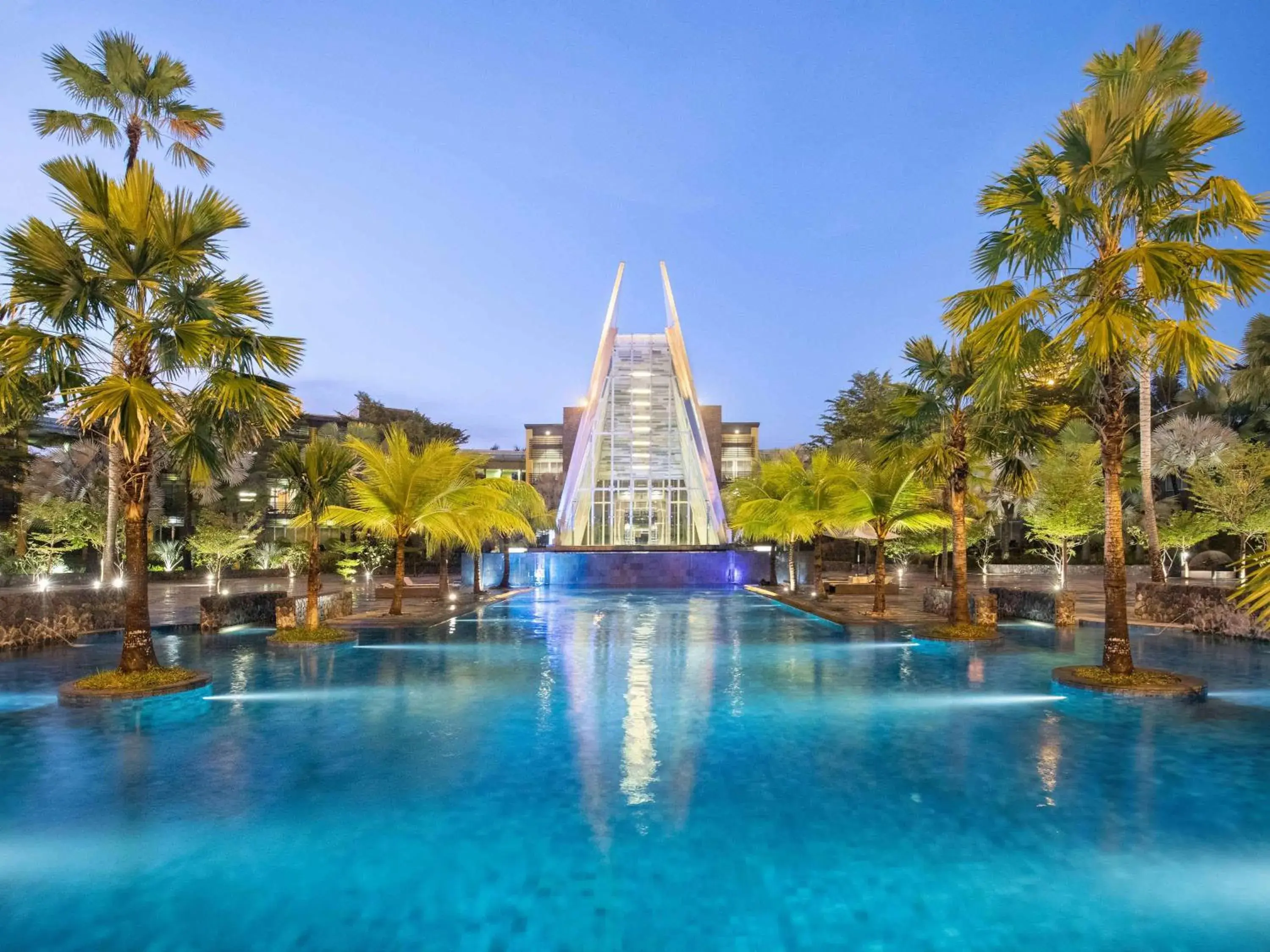 Pool view, Swimming Pool in Novotel Palembang Hotel