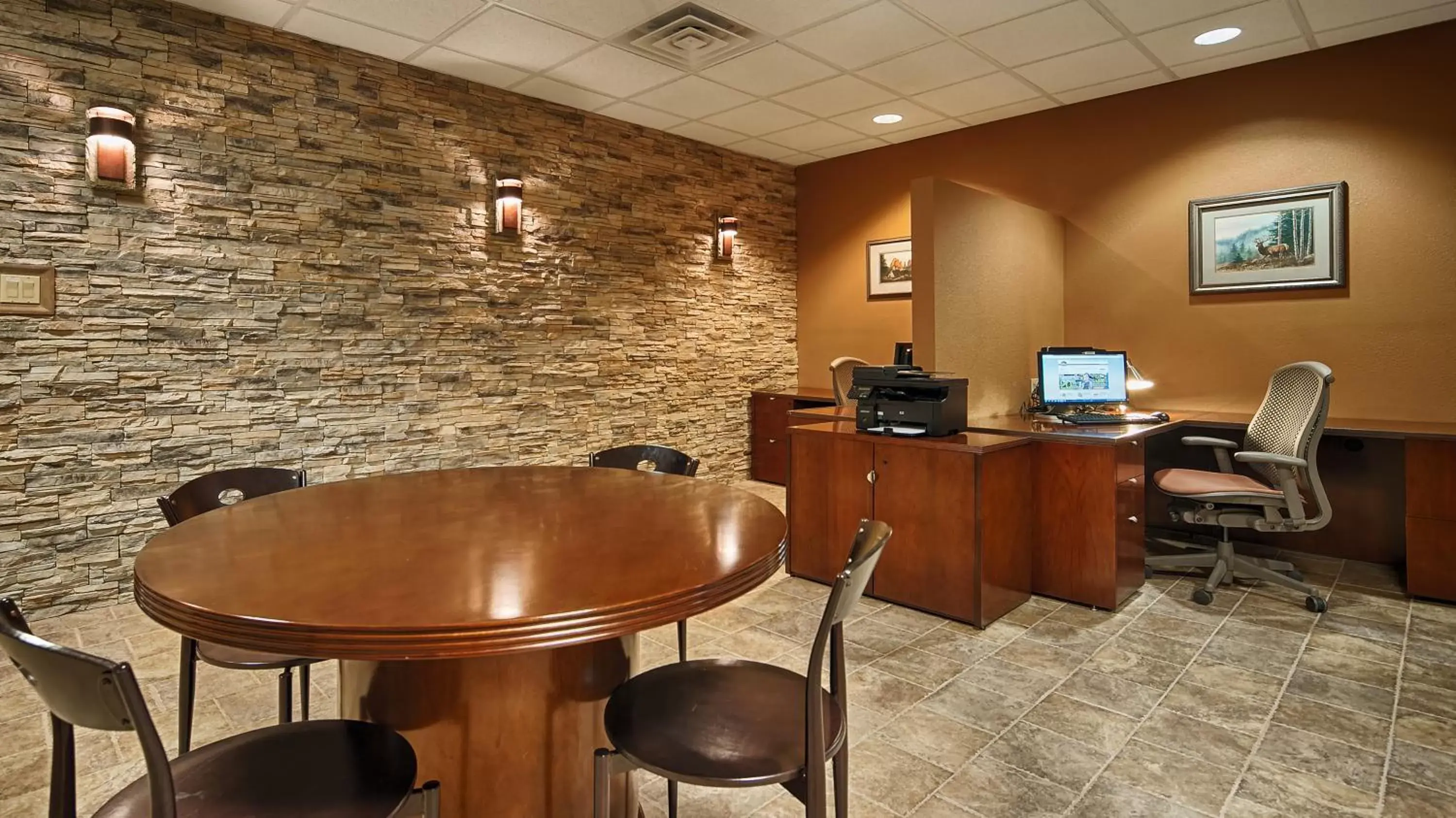 Business facilities in Best Western Plus Raton Hotel