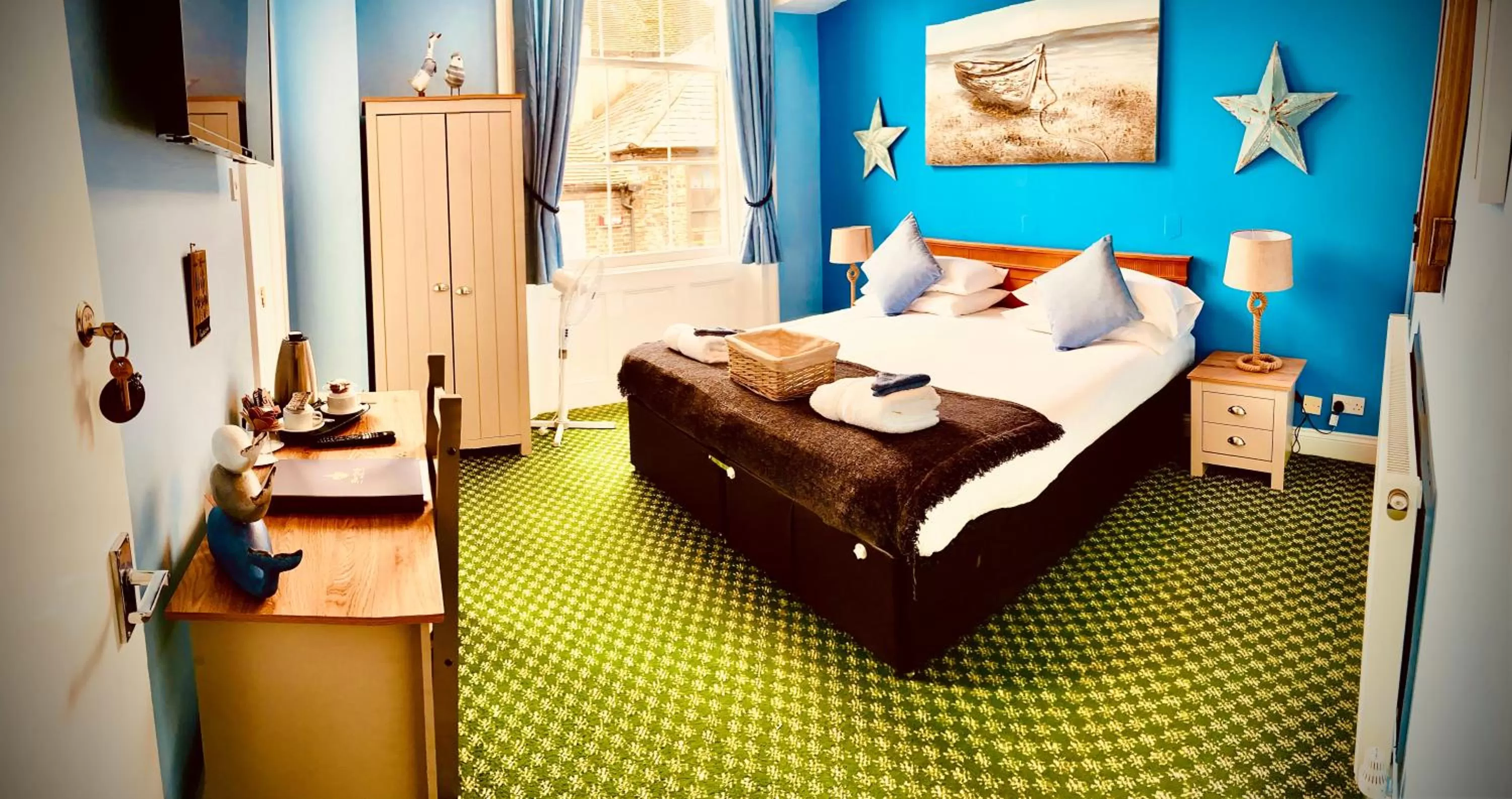 Bed in The Fleur De Lis