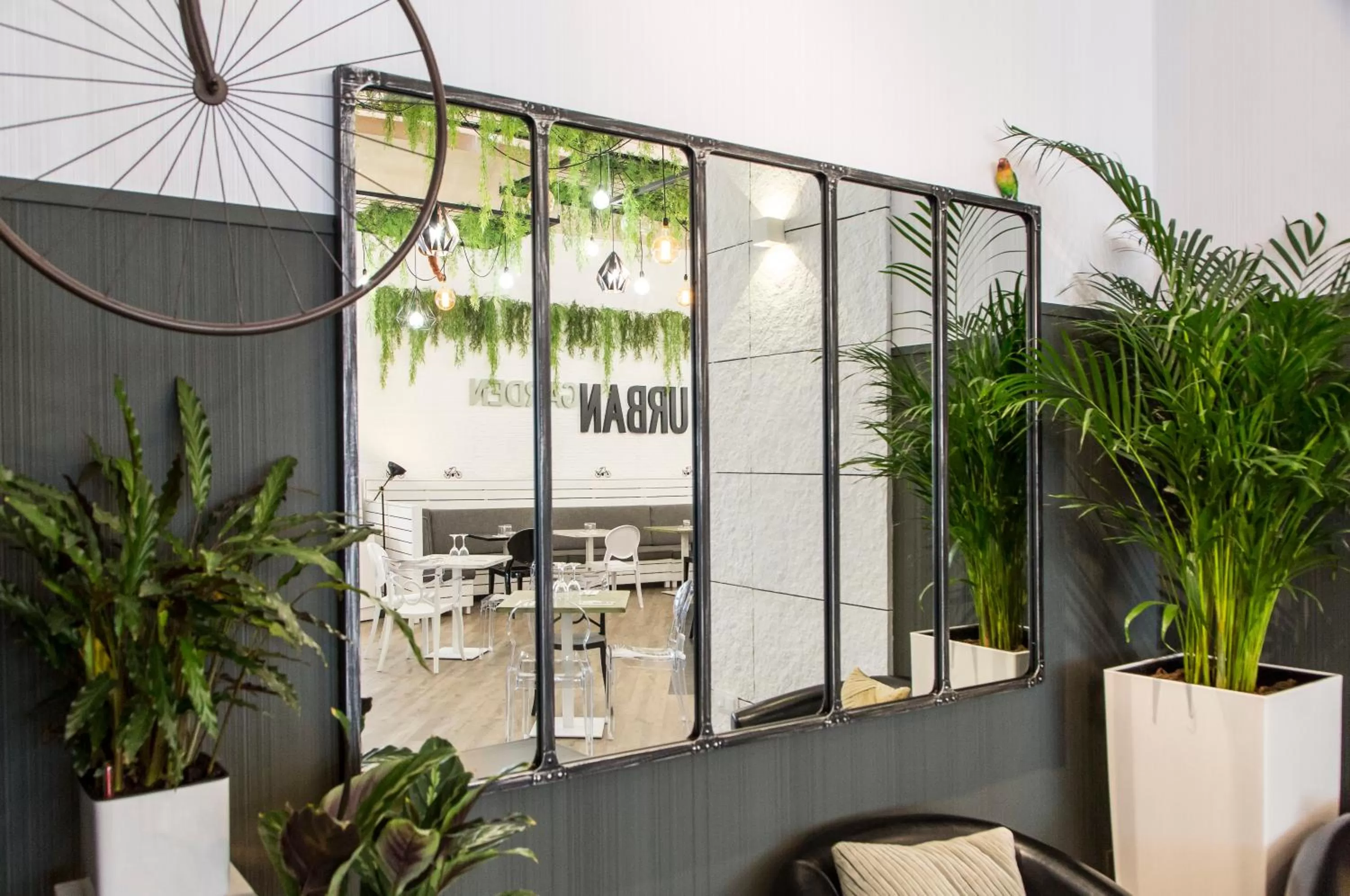 Communal lounge/ TV room in Clement Barajas