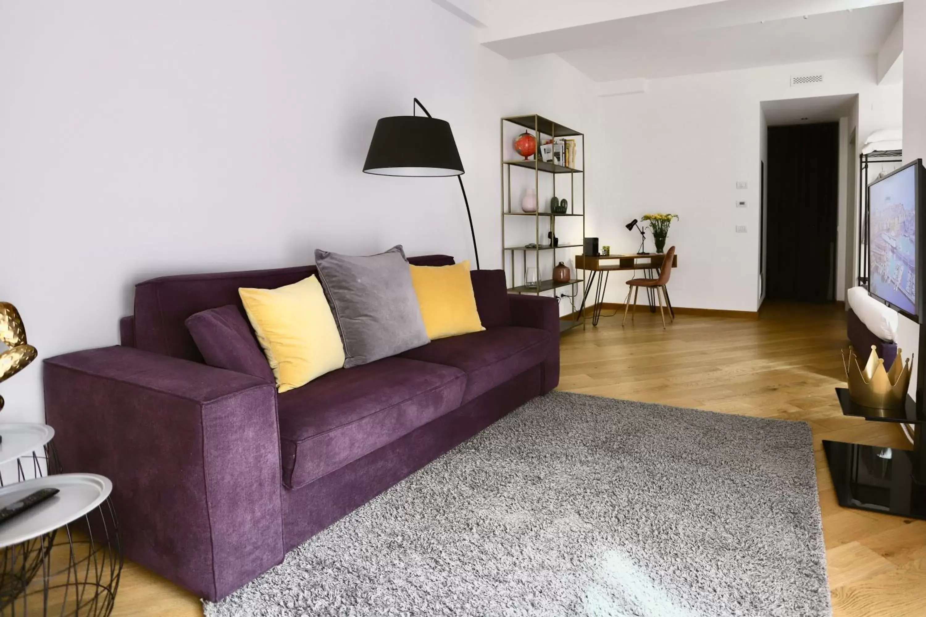 Living room, Seating Area in Palazzina B - Contemporary Studio