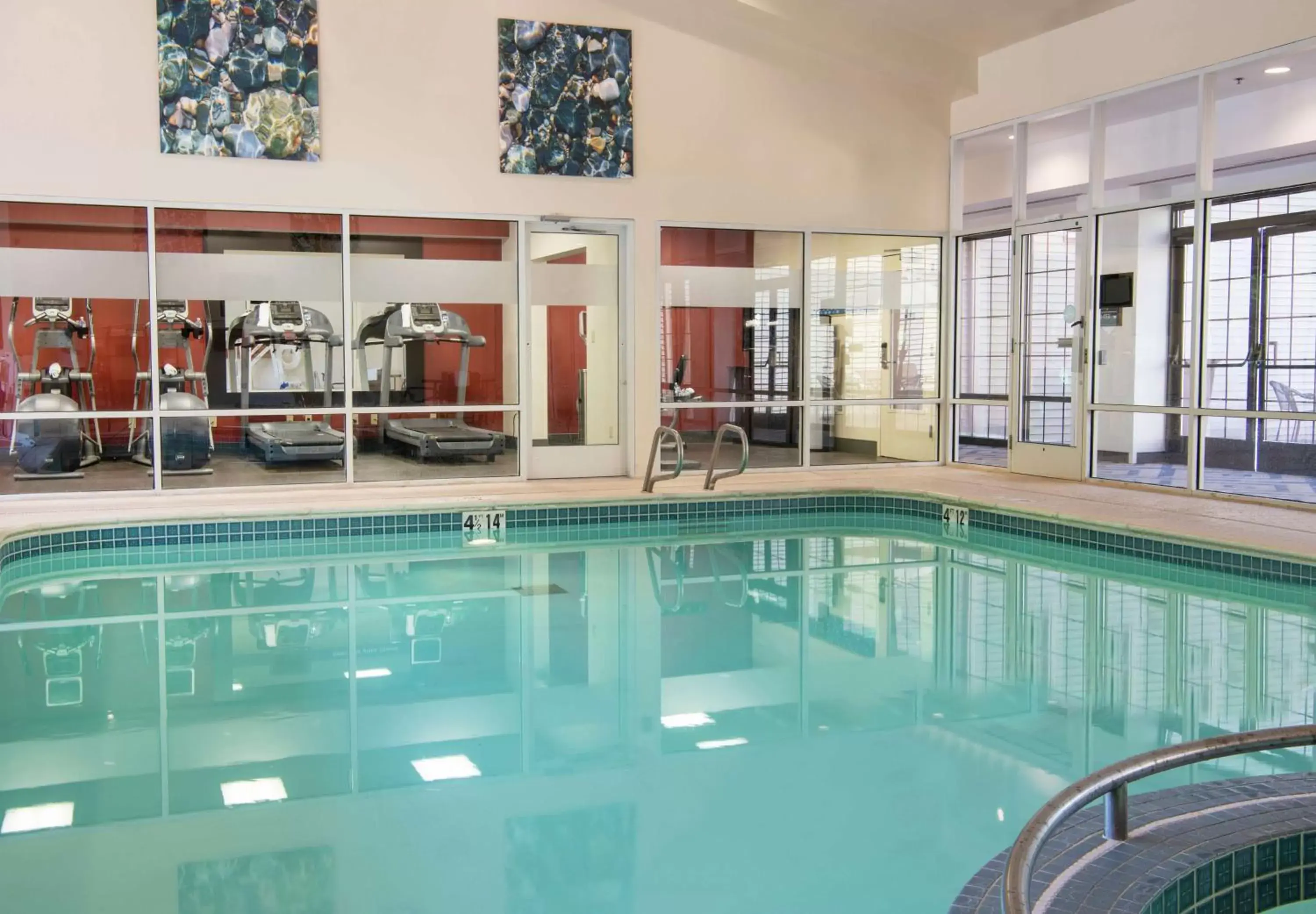 Pool view, Swimming Pool in Hampton Inn & Suites Rochester/Victor