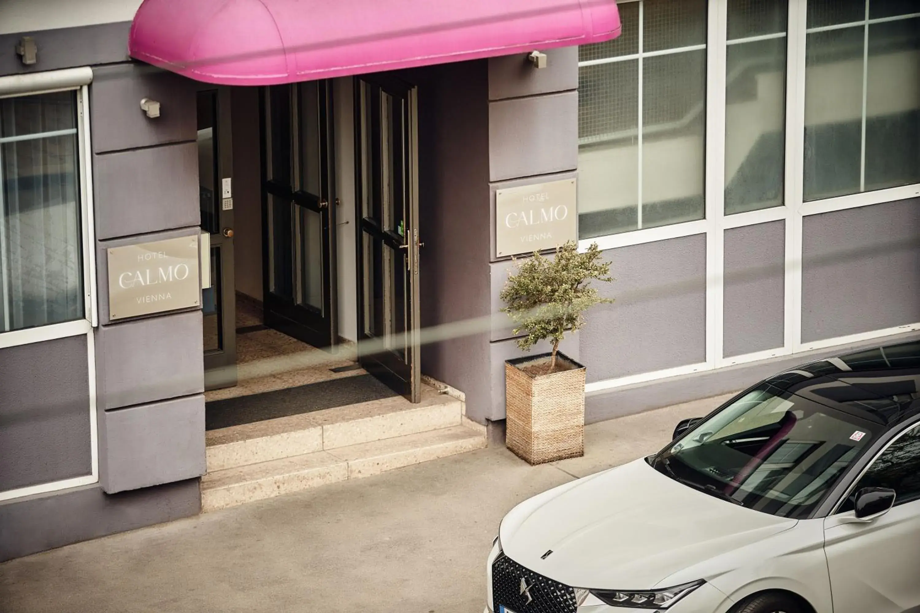 Facade/entrance in Hotel Calmo