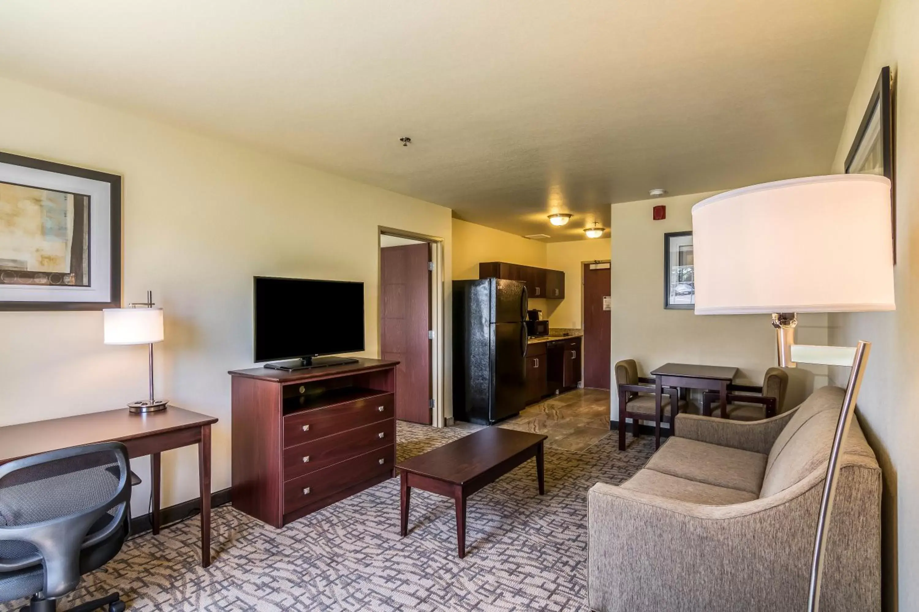 TV and multimedia, TV/Entertainment Center in Cobblestone Inn & Suites - Barron