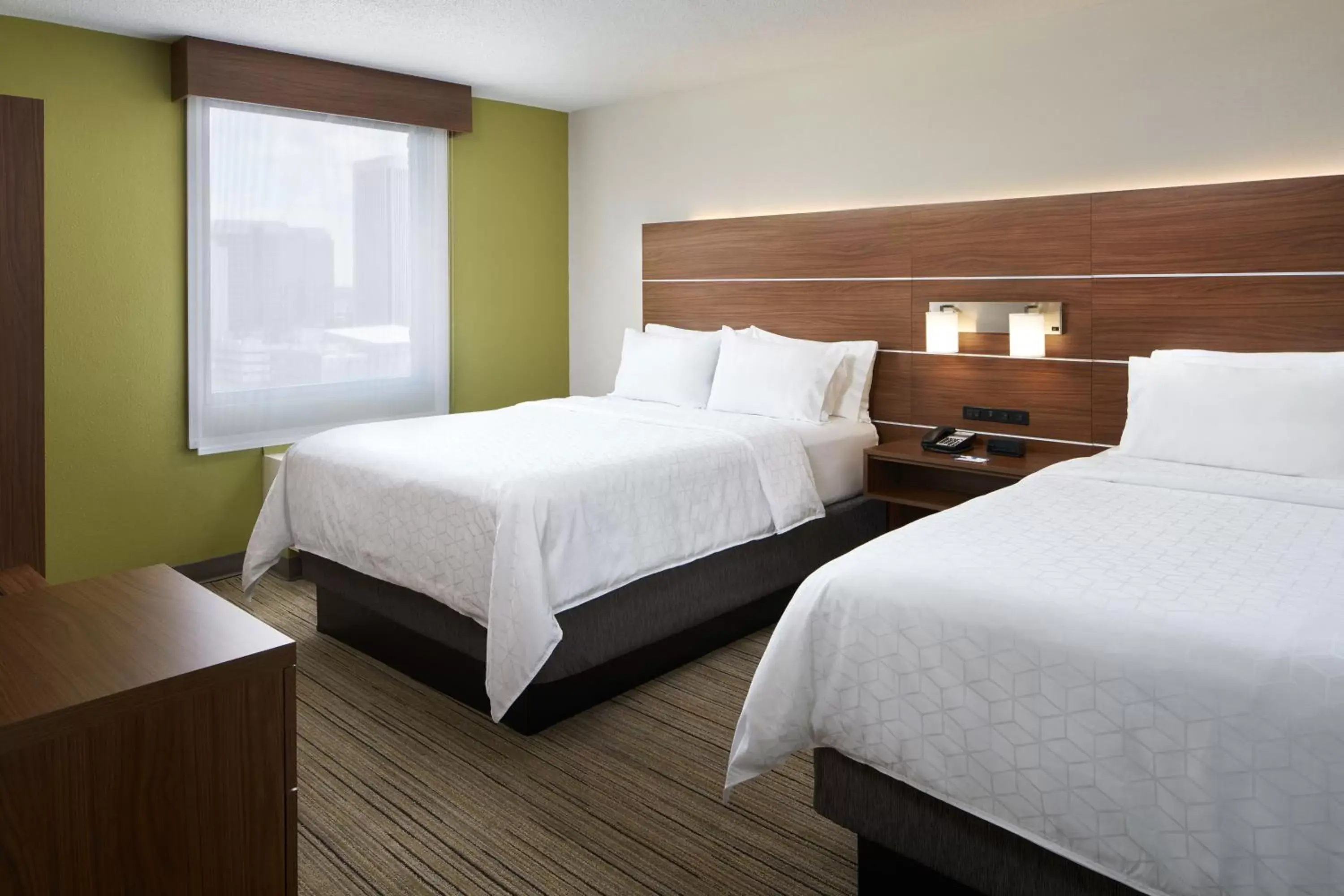 Photo of the whole room, Bed in Holiday Inn Express - Richmond Downtown, an IHG Hotel