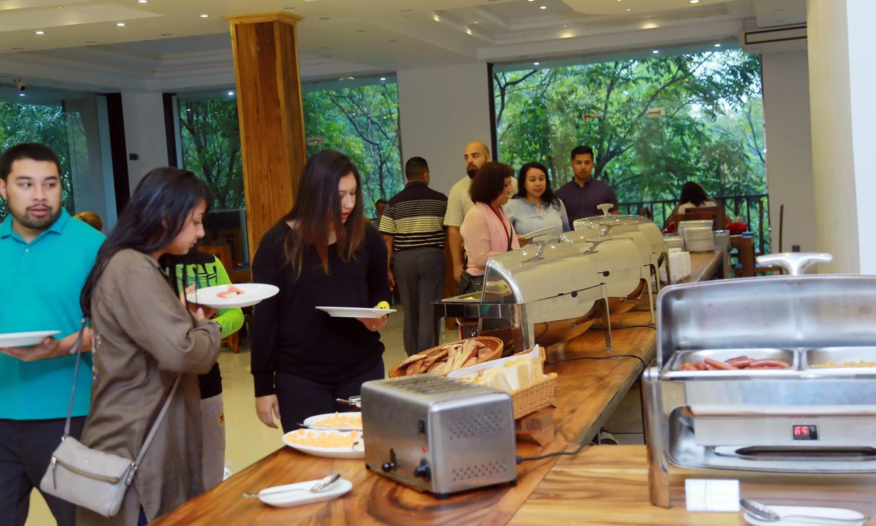 Restaurant/places to eat in Nice Place Resort