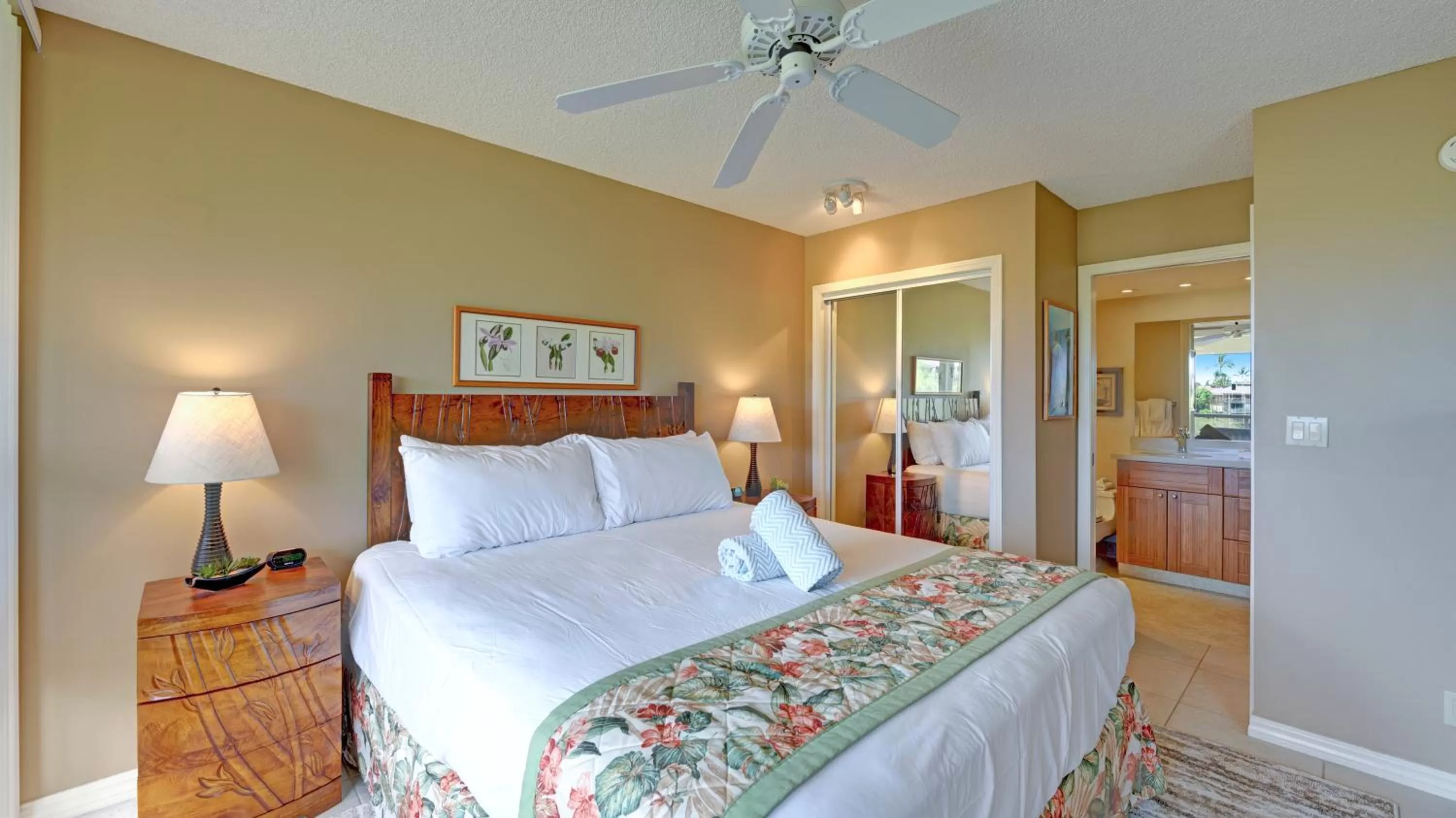 Bedroom, Bed in Castle At Maui Banyan